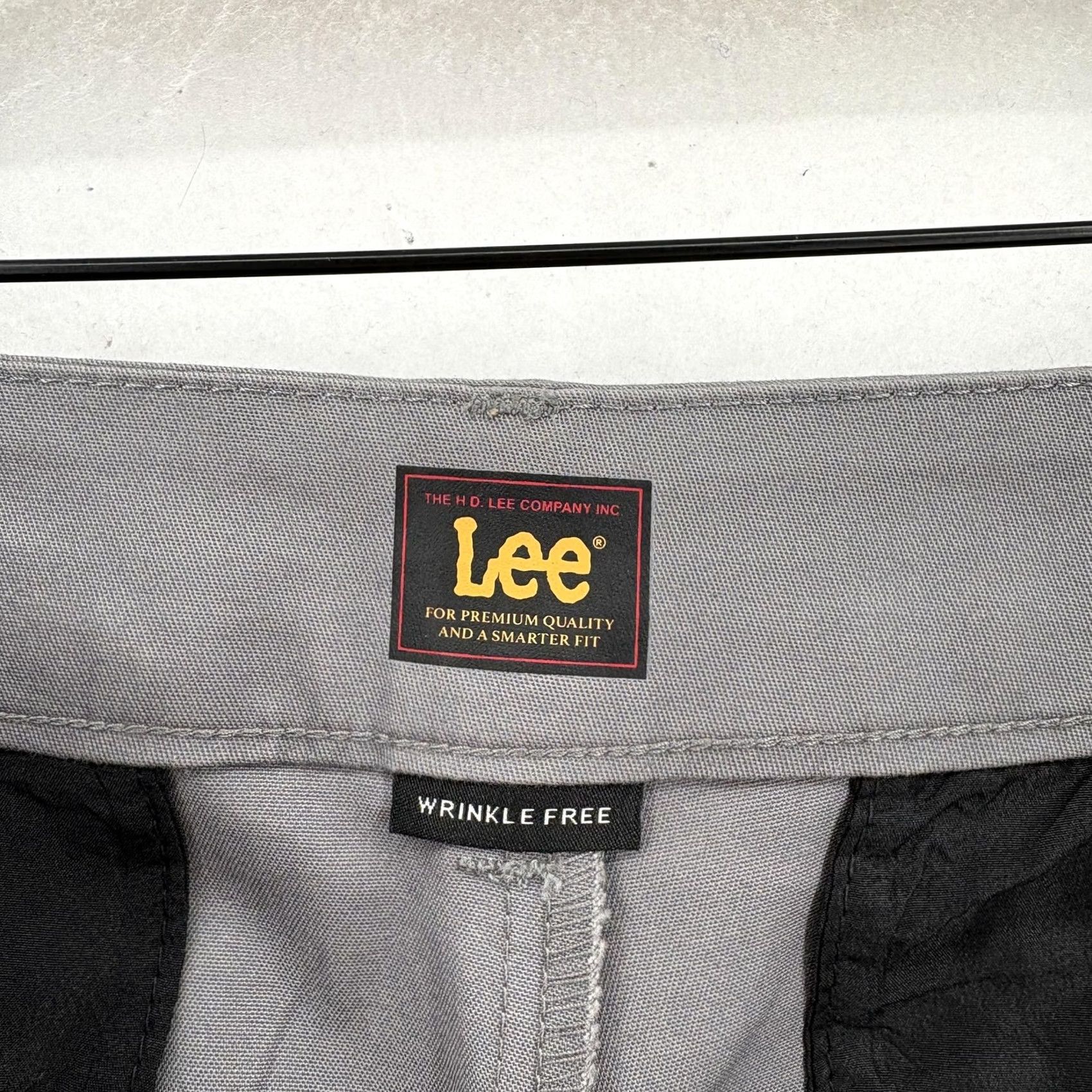 Lee Lee Capri Pants Womens 16 Medium Gray Wrinkle Free Mid Rise Stretch Casual NWT Size 38" / US 16 / IT 52 - 6 Thumbnail