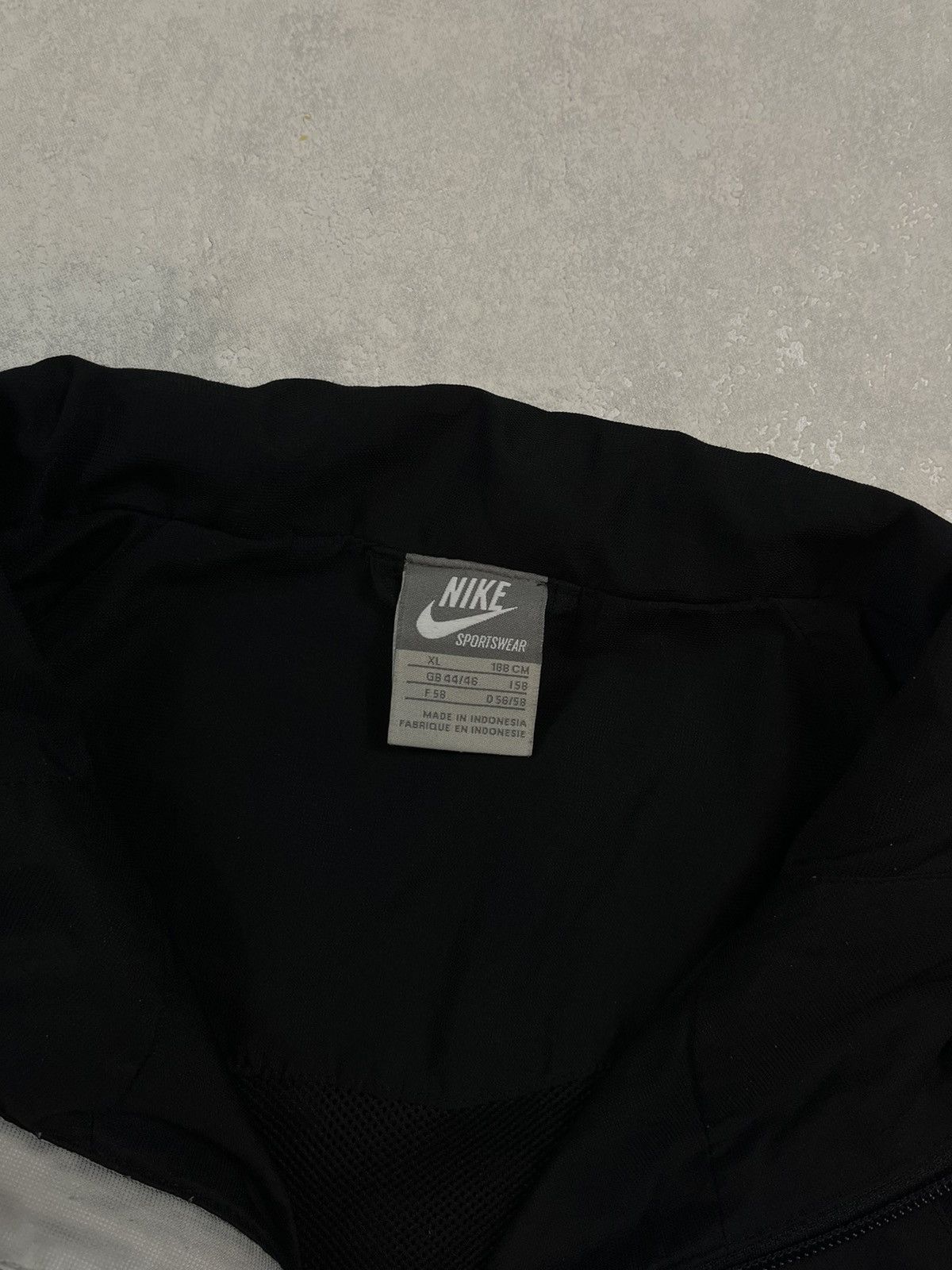 Nike 90’s NIKE AIR BIG SLEEVE SPELLOUT LOGO SWOOSH JACKET Size US XL / EU 56 / 4 - 3 Thumbnail