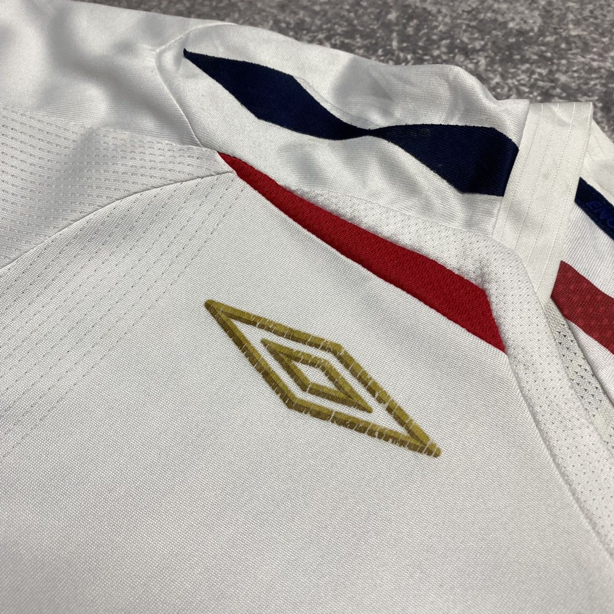 Umbro Vintage Umbro England 2007 National soccer jersey Size US M / EU 48-50 / 2 - 4 Thumbnail