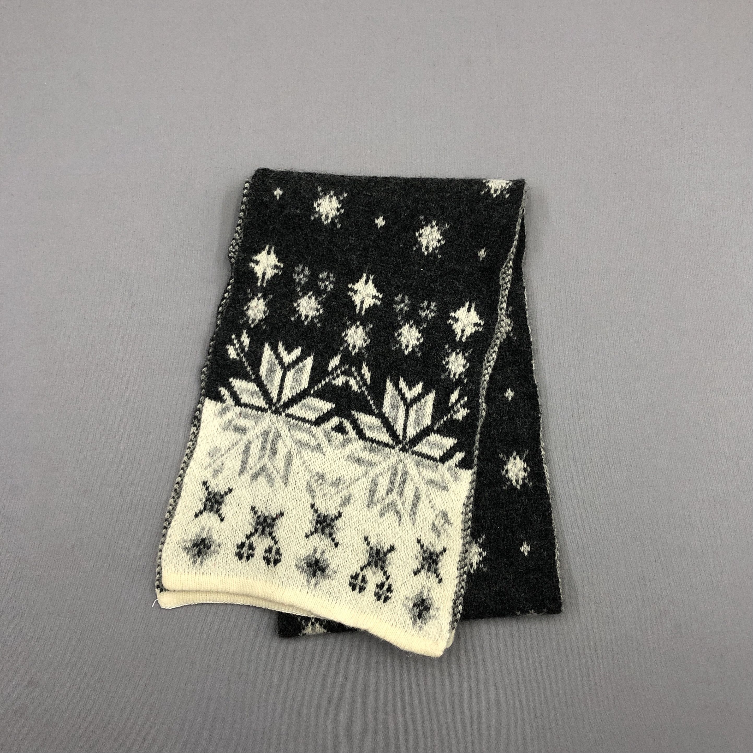 Vintage Vintage Ined by Yohji Yamamoto Scarf Muffler Wool Scarves Size ONE SIZE - 2 Thumbnail