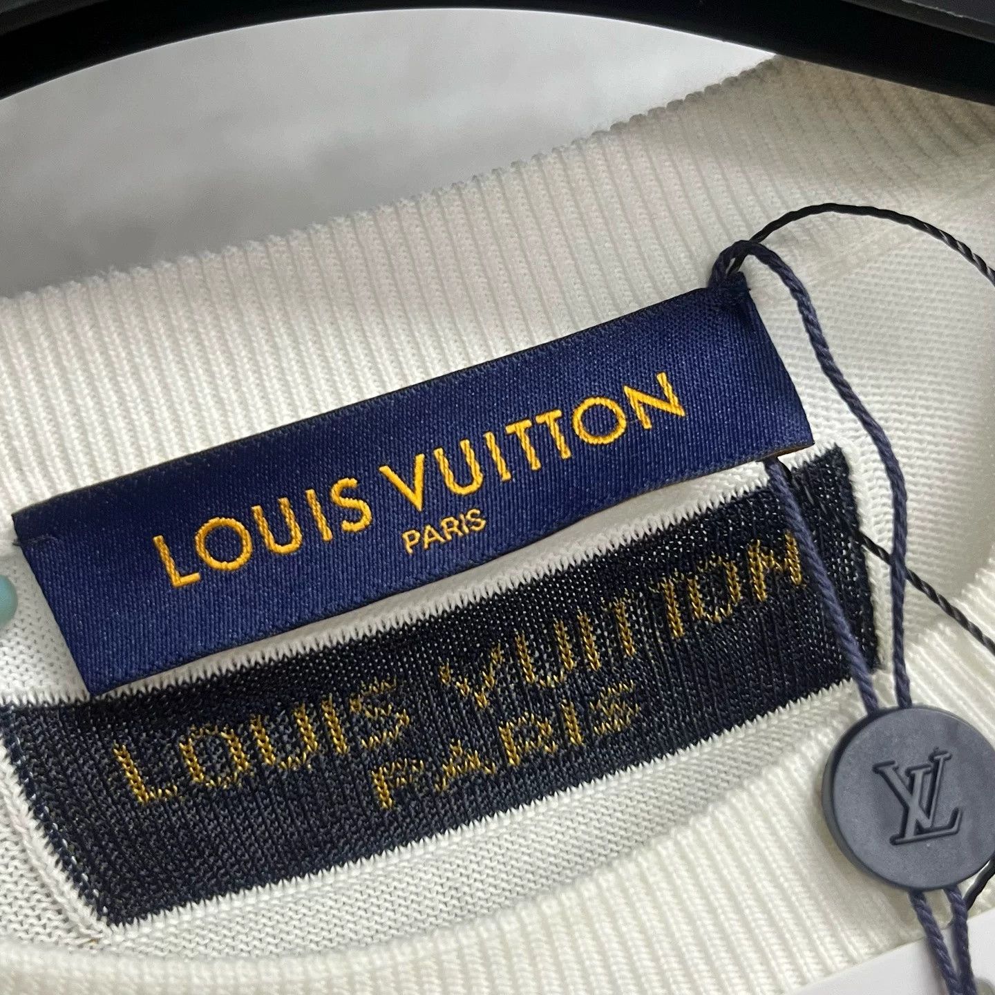 Louis Vuitton Louis Vuitton White Logo Print Short-Sleeve T Size US M / EU 48-50 / 2 - 3 Thumbnail