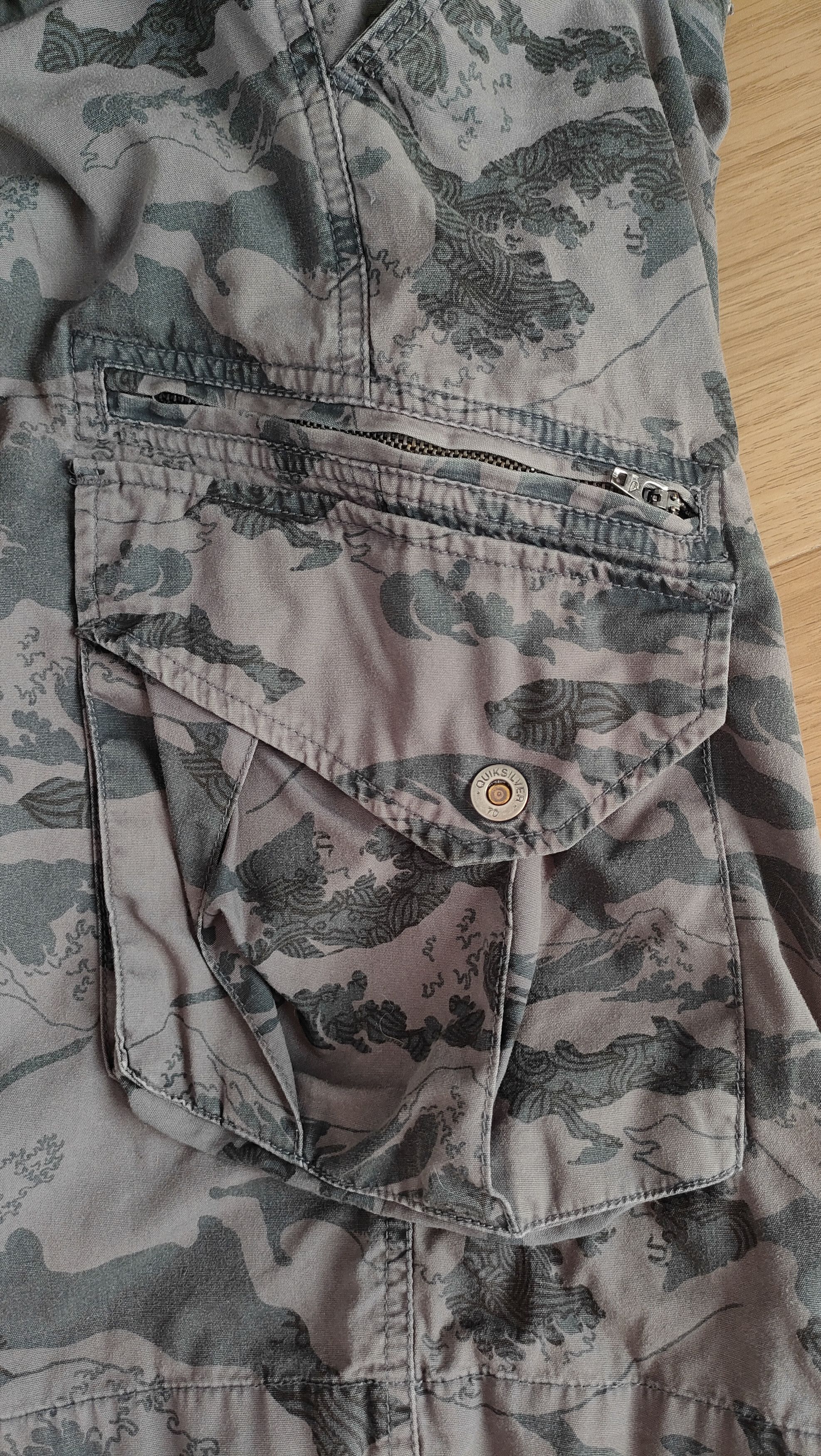 Maharishi 2000s Quiksilver x Maharishi 'Wave DPM' cargo shorts Size US 30 / EU 46 - 12 Thumbnail