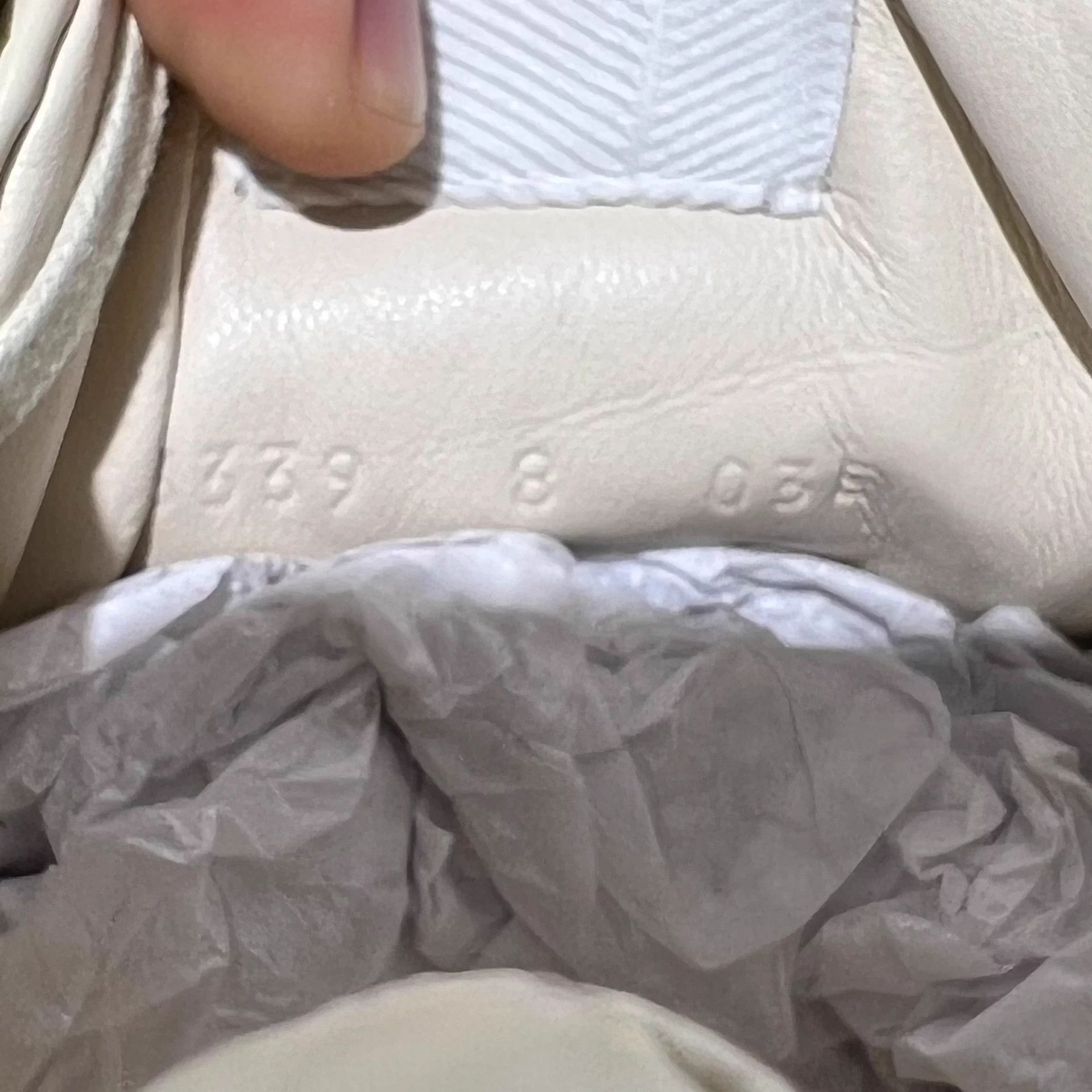 Gucci Gucci cream dad shoe 42 Size US 9 / EU 42 - 8 Thumbnail