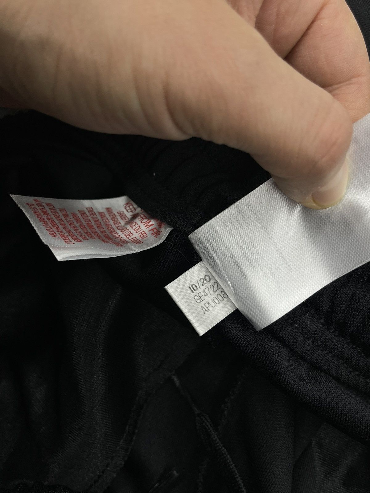 Adidas Mens Adidas Celtic Black Sweatpants Aeroready Soccer Jersey Size US 30 / EU 46 - 11 Thumbnail