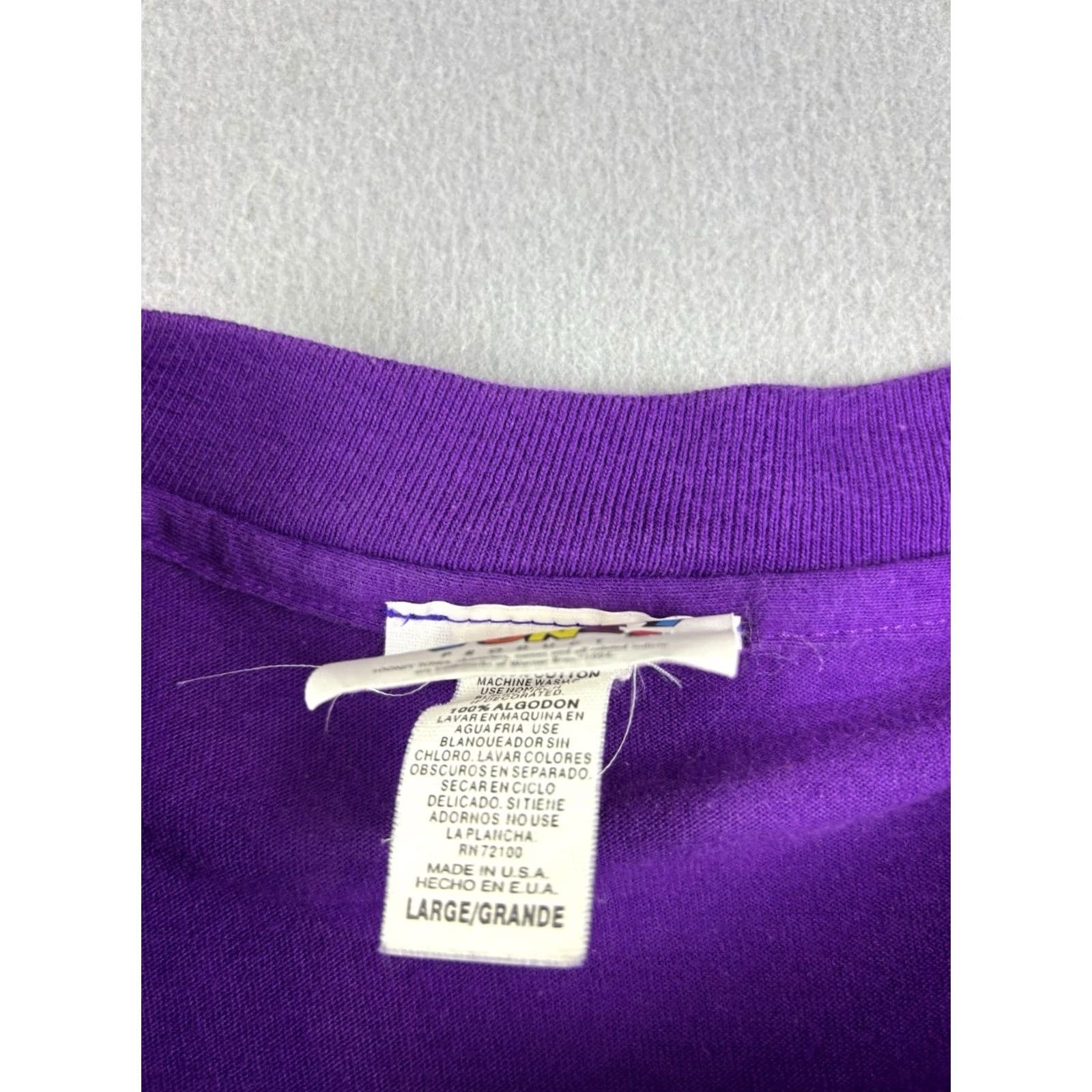 Vintage VINTAGE Looney Tunes Tweety Bird Shirt L Men Purple Double Sided USA 90s Size US L / EU 52-54 / 3 - 4 Thumbnail