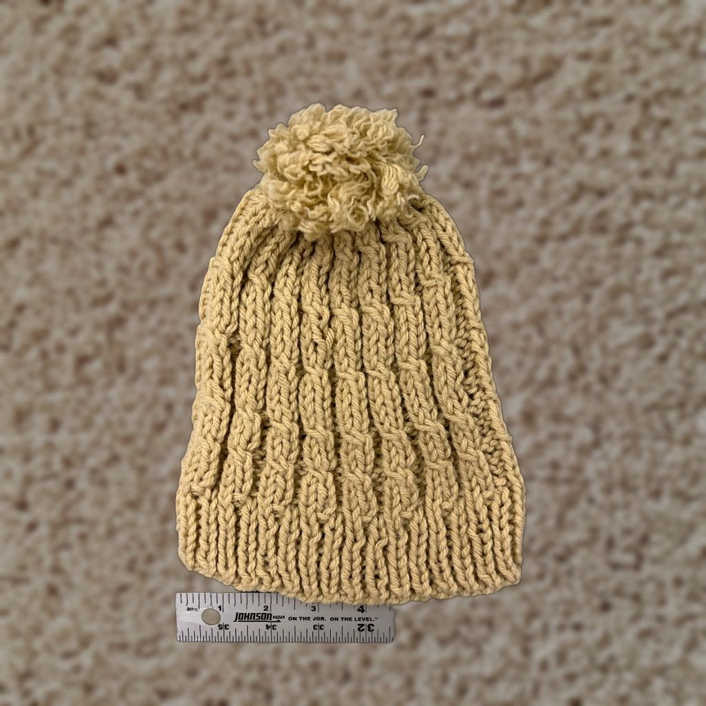 Vintage Beanie Toque Womens One Size Beig Twisted Cable Knit Acrylic Winter Ski Pom Size ONE SIZE - 1 Thumbnail