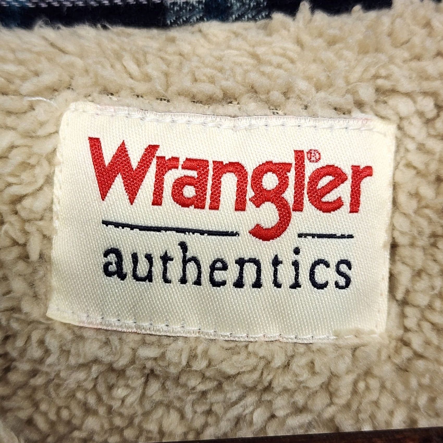 Wrangler VINTAGE Wrangler Authentics Shacket Plaid Shirt Jacket Men's L Sherpa Lined Flannel Coat Foldable Button Closure Green 90s Size US L / EU 52-54 / 3 - 4 Thumbnail
