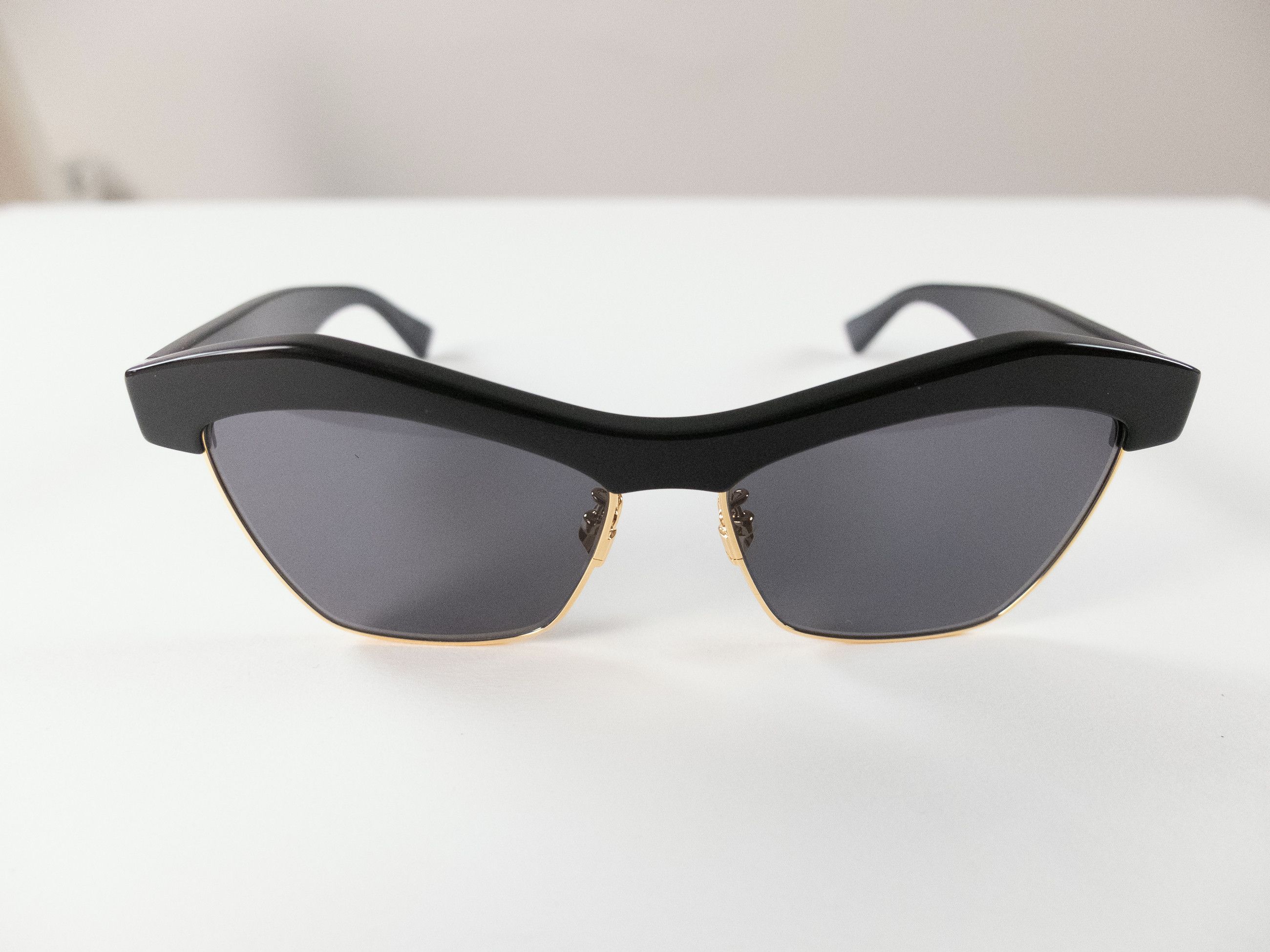 Bottega Veneta BOTTEGA VENETA black gold acetate & metal cat eye sunglasses Size ONE SIZE - 5 Thumbnail