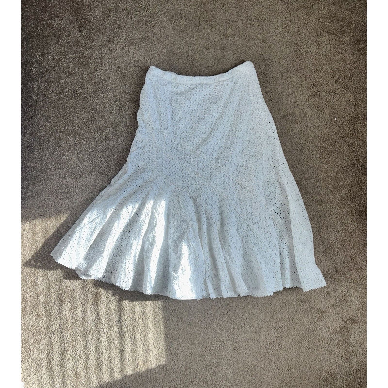 Coldwater Creek Coldwater Creek White Eyelet Flared Midi Skirt Size M Size 30" / US 8 / IT 44 - 1 Thumbnail
