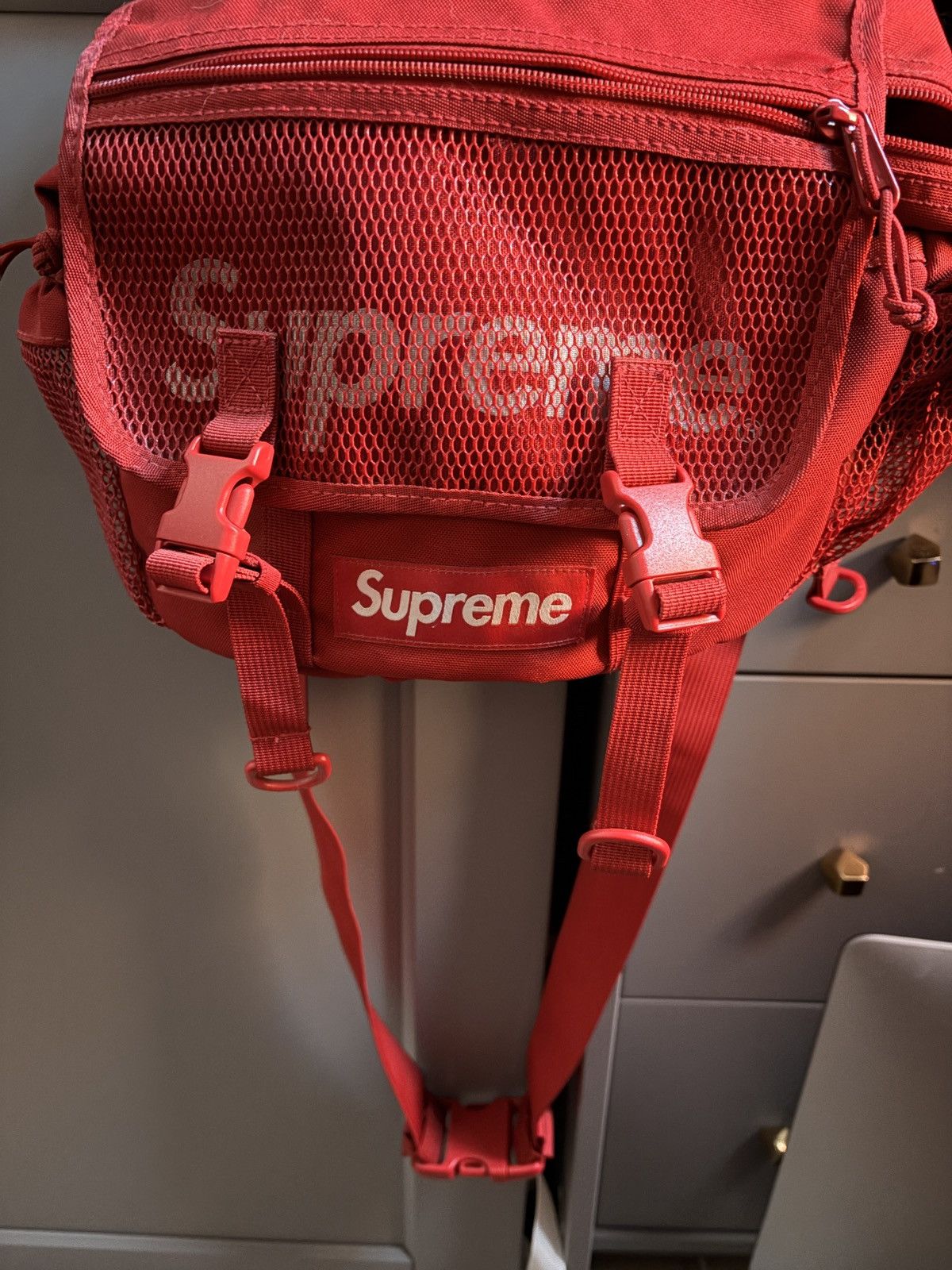 Supreme Supreme SS19 Red Waist Bag/Sling bag Size ONE SIZE - 1 Thumbnail