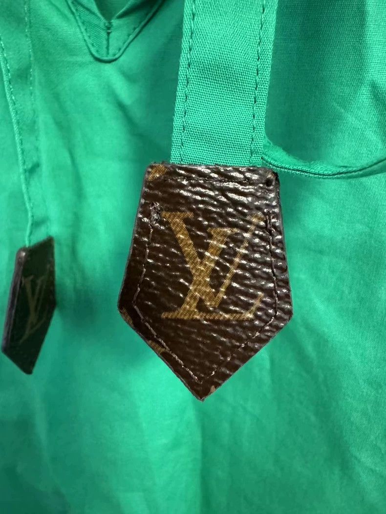 Other Louis Vuitton Solid sleeveless T-shirt with stand-up ruffl Size M / US 6-8 / IT 42-44 - 5 Thumbnail