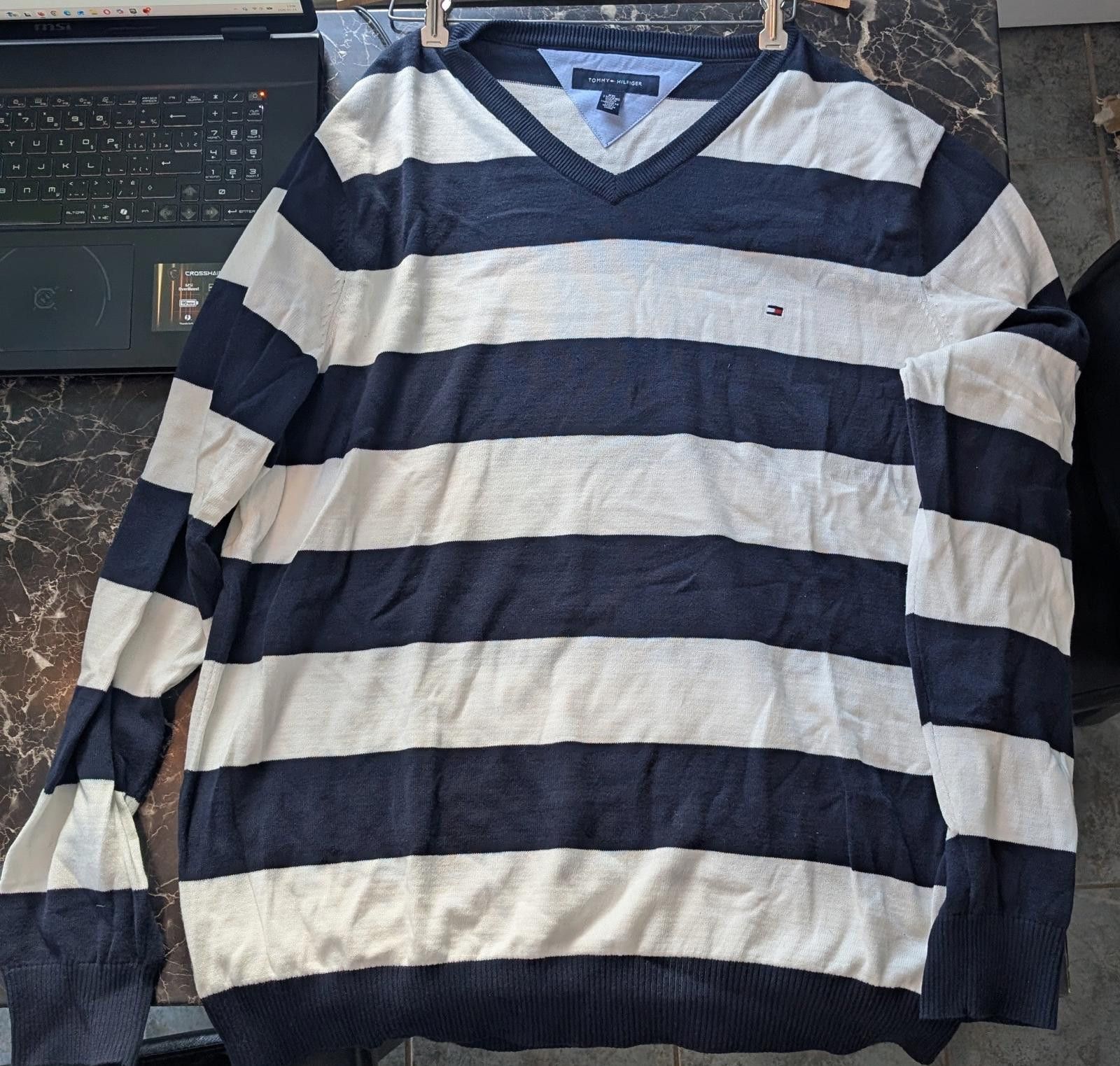 Tommy Hilfiger Tommy Hilfiger Men’s VNeck Striped Sweater Navy XXL Pullover Size US XXL / EU 58 / 5 - 1 Thumbnail