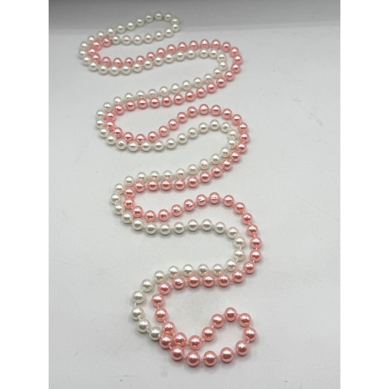 Vintage Vintage pink and white ombré faux pearl beaded long necklace Size ONE SIZE - 2 Thumbnail