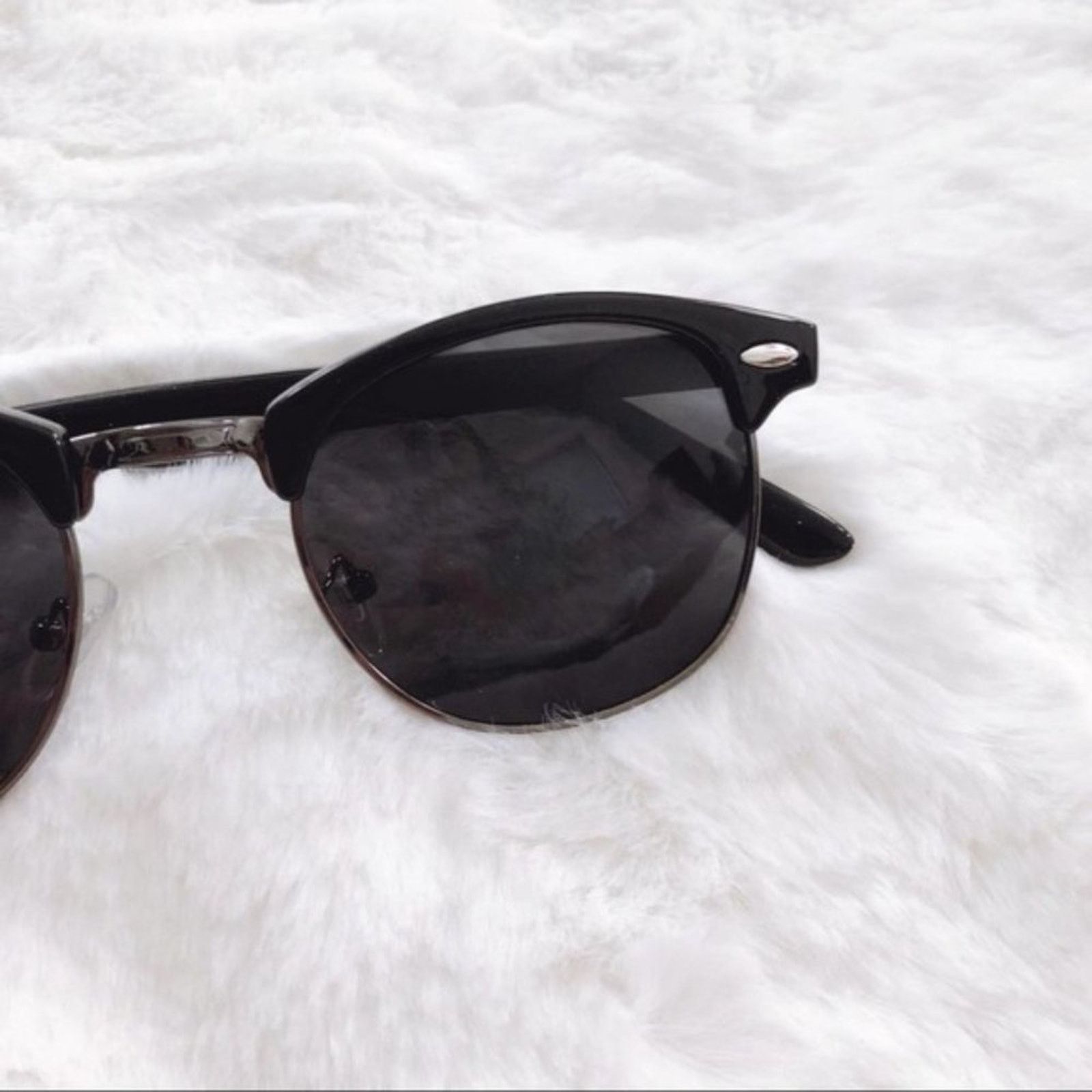 Other Colby Black Horn Rimmed Sunglasses Size ONE SIZE - 2 Thumbnail