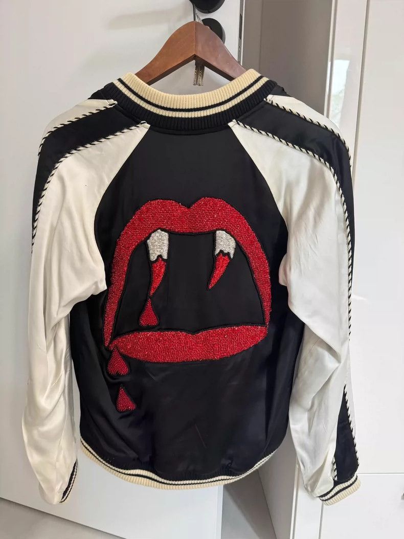 Saint Laurent Paris Saint Laurent Paris Saint Laurent Silk Vampire Dracula Jac Size XS / US 0-2 / IT 36-38 - 1 Thumbnail