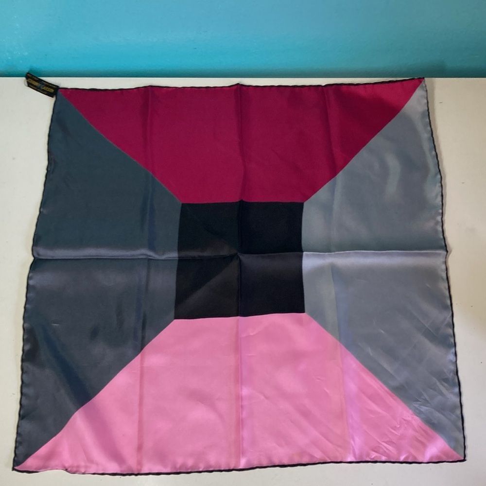 Vintage Johnny Carson Hand Rolled Silk Scarf Made in Italy Size ONE SIZE - 4 Thumbnail