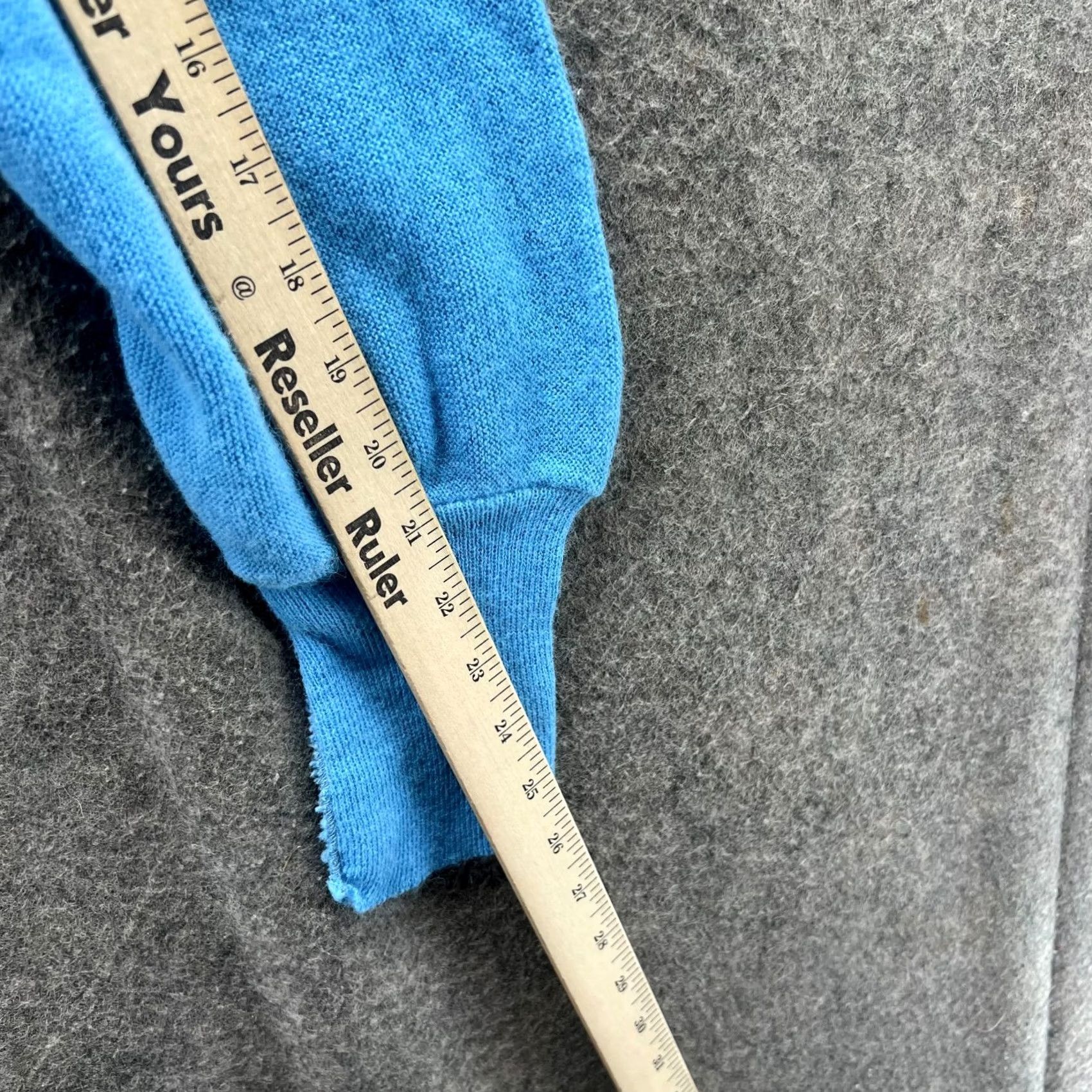 Lacoste VINTAGE Izod x Lacoste Sweater Womens Large Blue Acrylic V Neck Pullover 90s USA Size L / US 10 / IT 46 - 6 Thumbnail