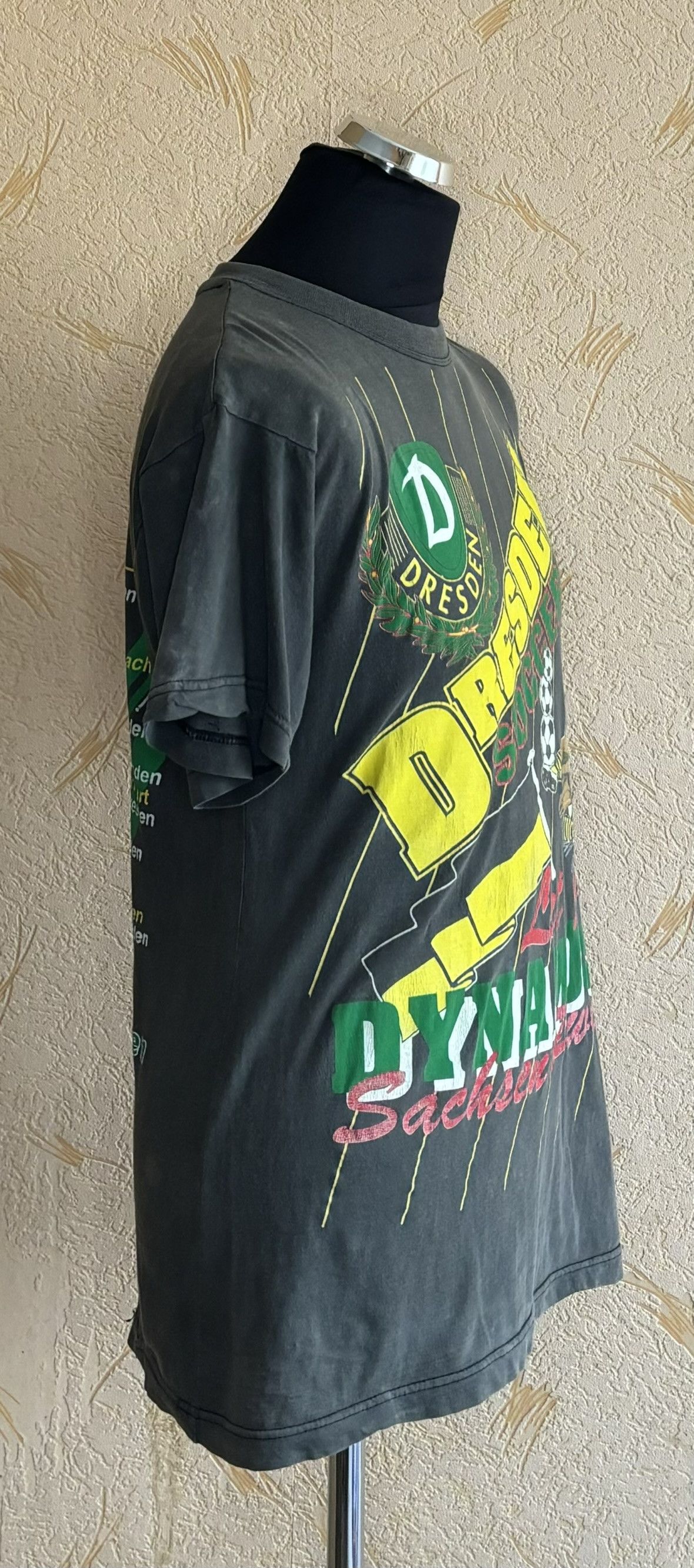 Vintage Dynamo Dresden Soccer 1995 Hessner by CHW T-shirt Roz. S Size US S / EU 44-46 / 1 - 4 Thumbnail