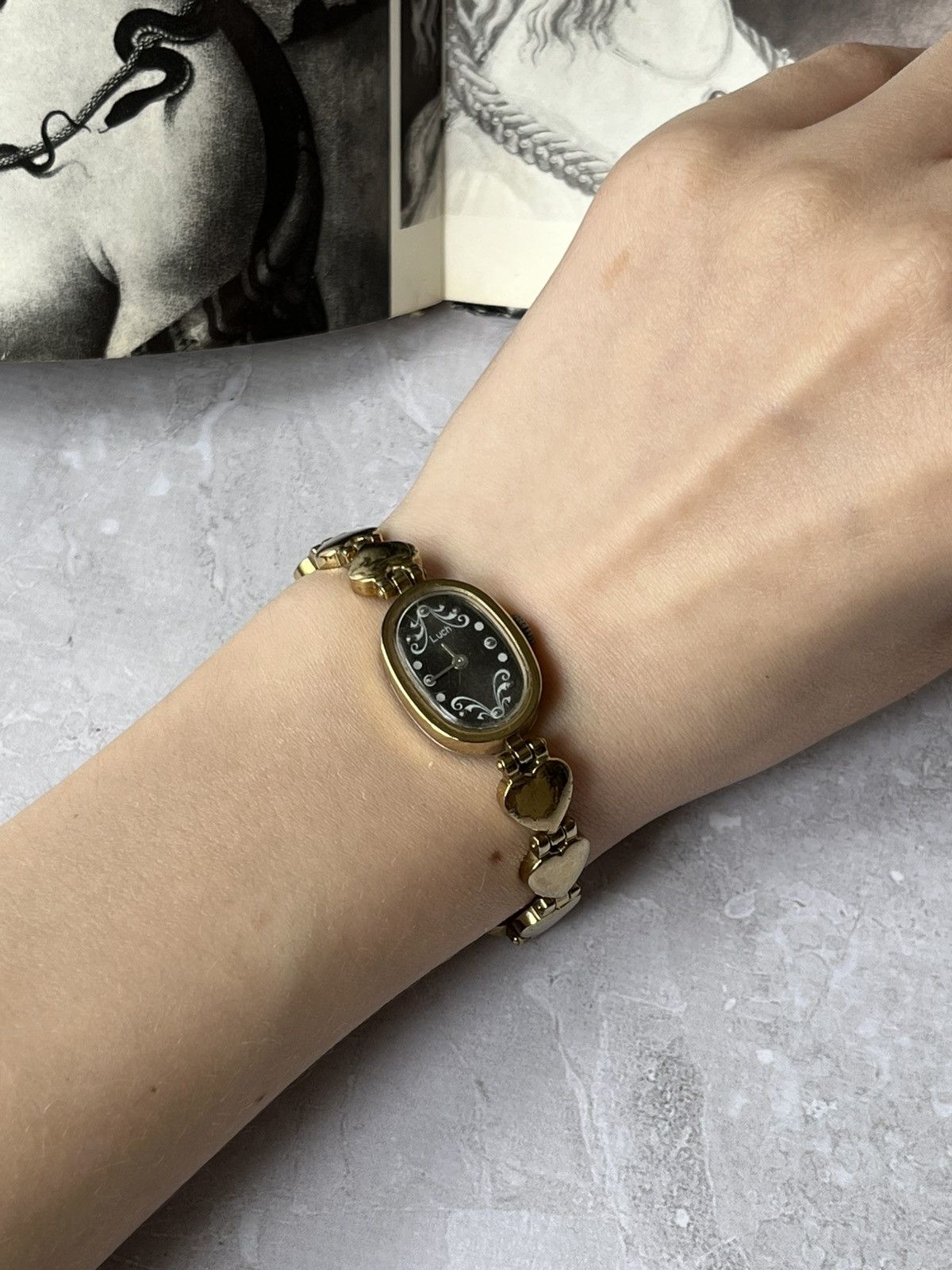 Jewelry × Vintage Vintage Luch Watch with Heart Bracelet Size ONE SIZE - 5 Thumbnail