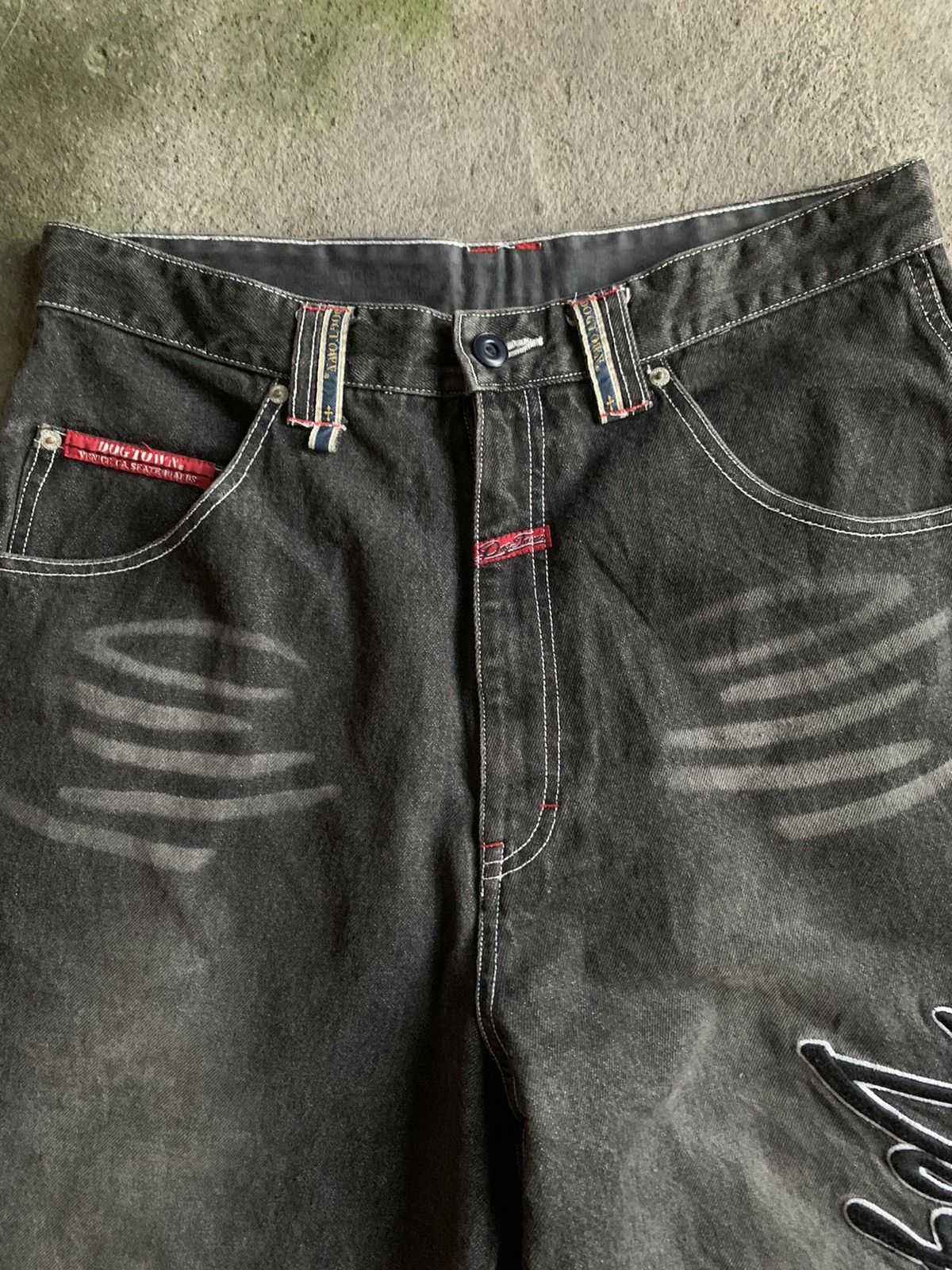 Dogtown × Japanese Brand Dog town black dragon jorts Size US 36 / EU 52 - 4 Thumbnail