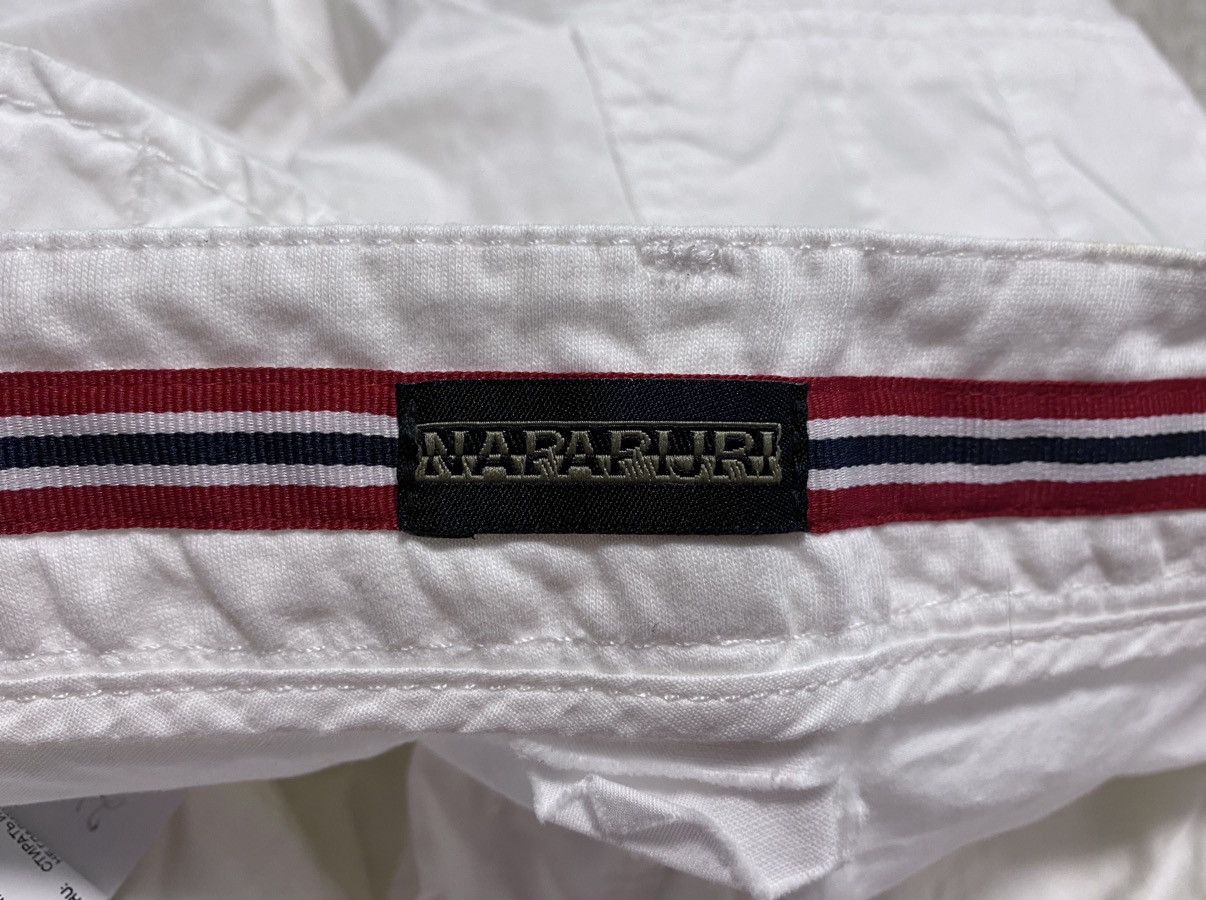 Napapijri Women’s Napapijri White Multipocket Cargo Shorts Logo Size 28" / US 6 / IT 42 - 23 Thumbnail