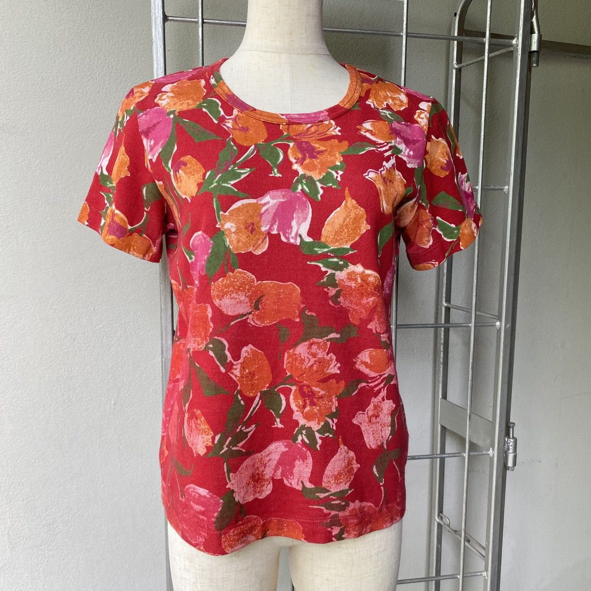 Comme des Garcons Comme des Garcons Red Floral Tee Size S / US 4 / IT 40 - 15 Thumbnail