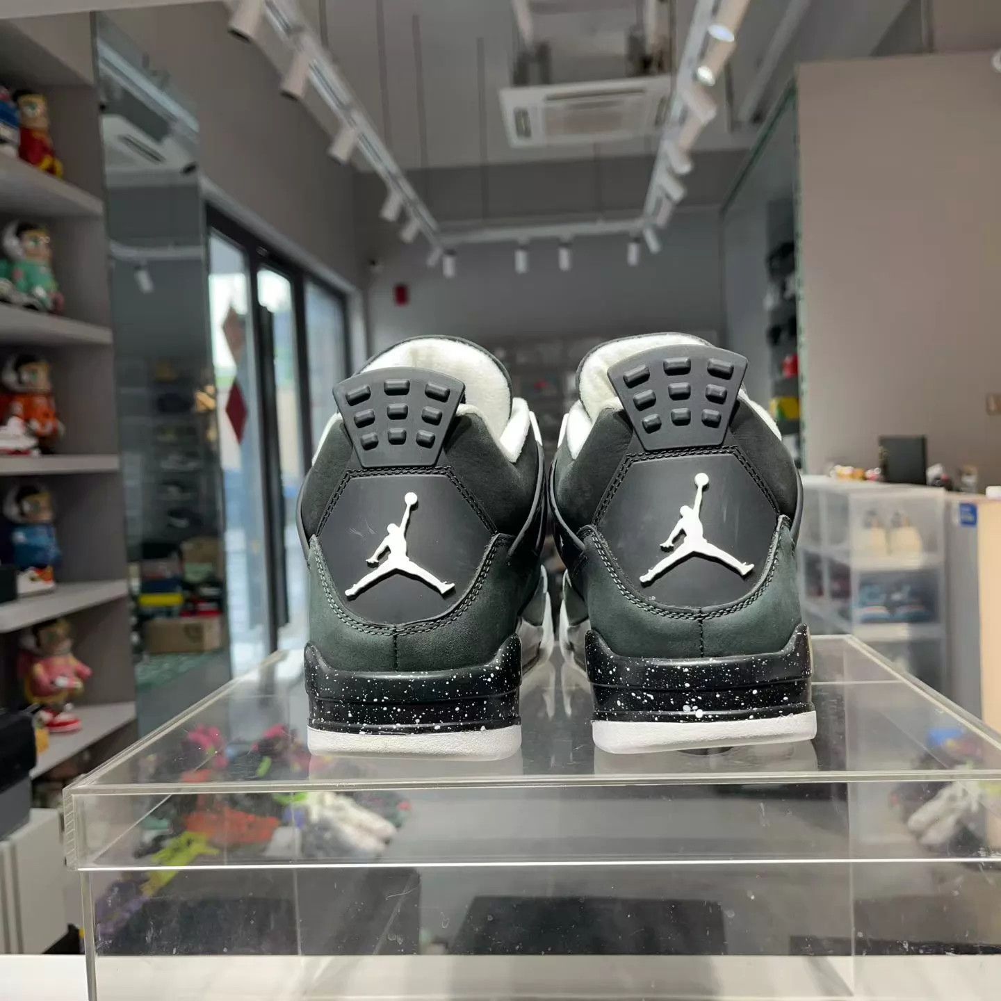 Nike Air Jordan 4 Fear 42.5 Near Mint Size US 9.5 / EU 42-43 - 5 Thumbnail