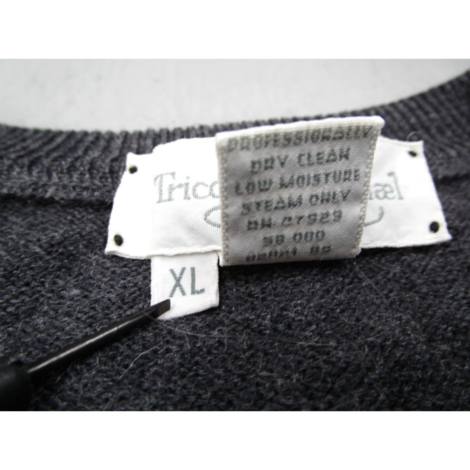 Vintage Vintage Tricots St. Raphael Mens XL Gray Argyle Wool Vest Pullover V-Neck Sleeveless Knit Sweater Dress 80s 90s Preppy City Retro Wool Size US XL / EU 56 / 4 - 3 Thumbnail