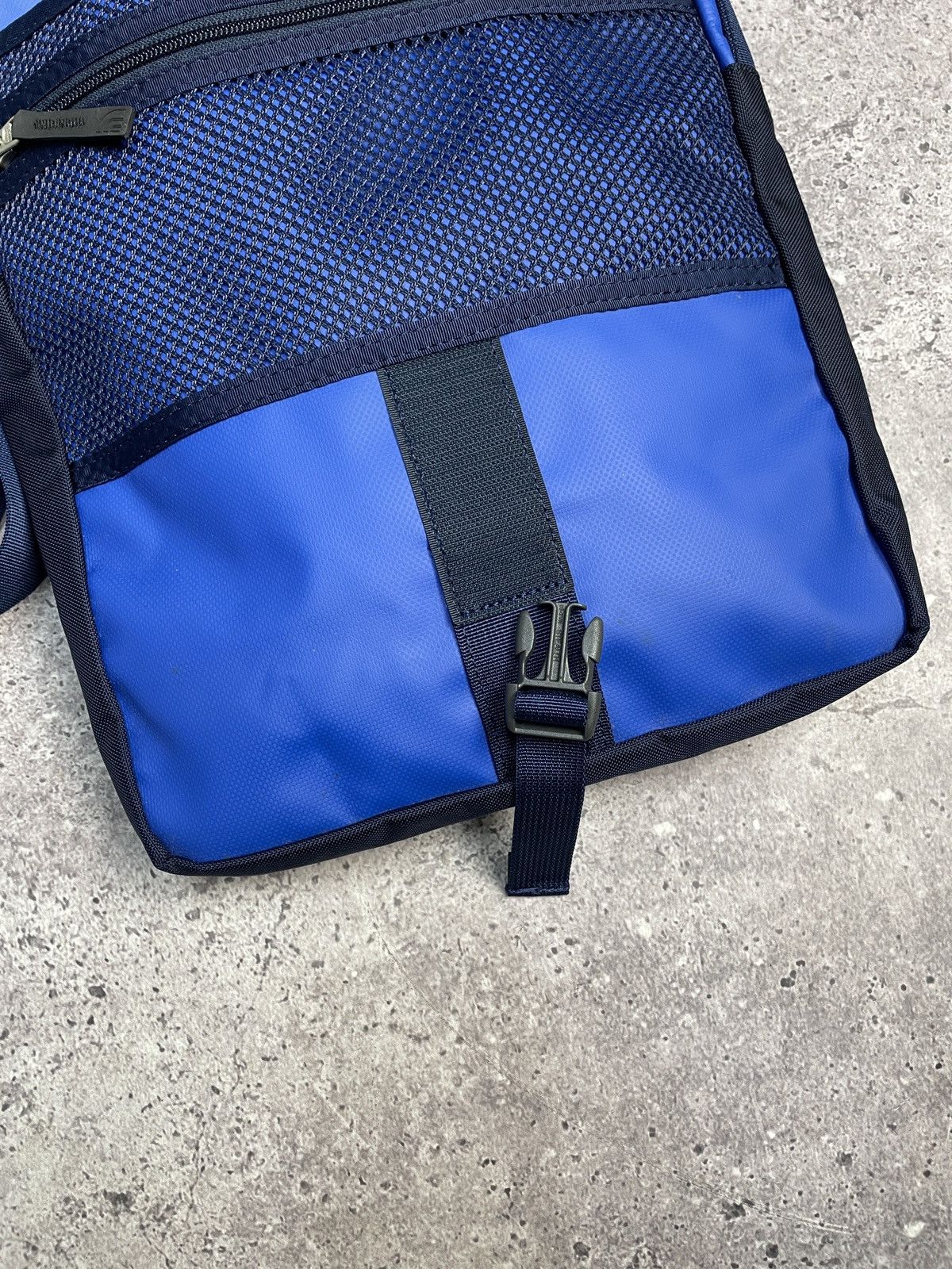 The North Face × Vintage Vintage The North Face Messenger Bag Y2K Sling Bag Drill Size ONE SIZE - 4 Thumbnail