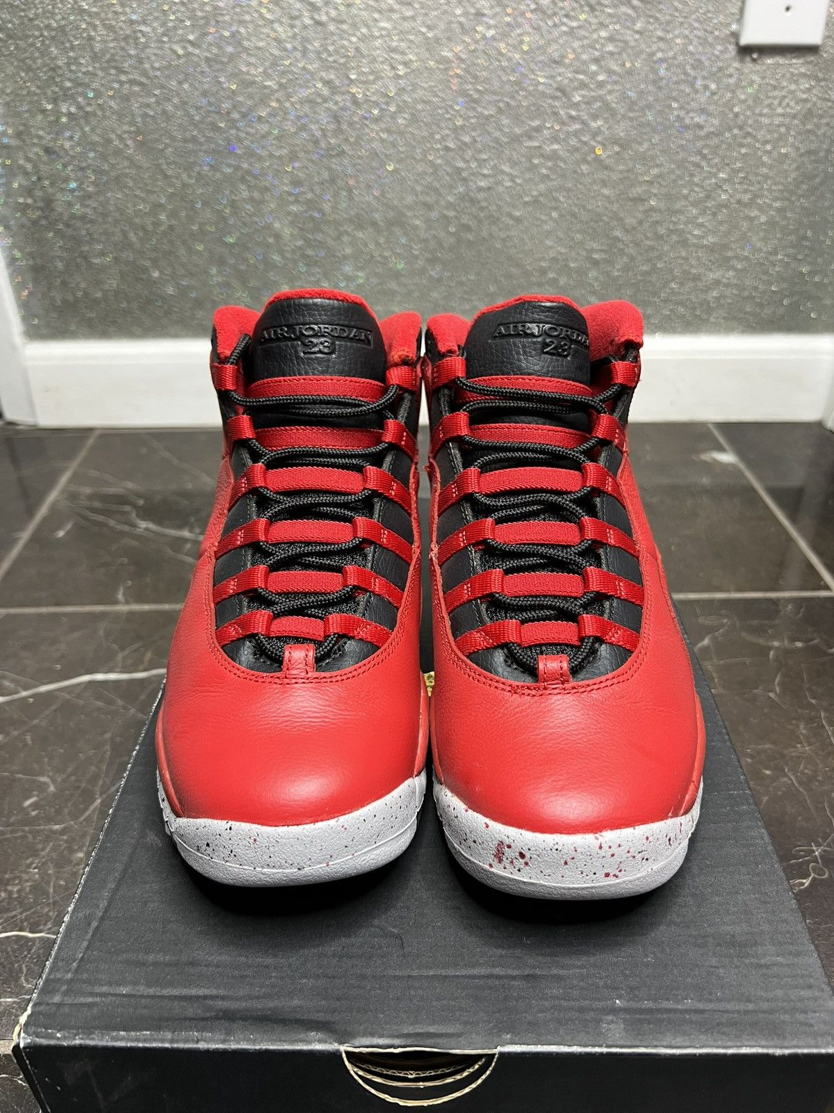 Jordan Brand Jordan Bulls Over Broadway 10s GS 7Y Worn Twice! Size US 7 / EU 40 - 1 Thumbnail