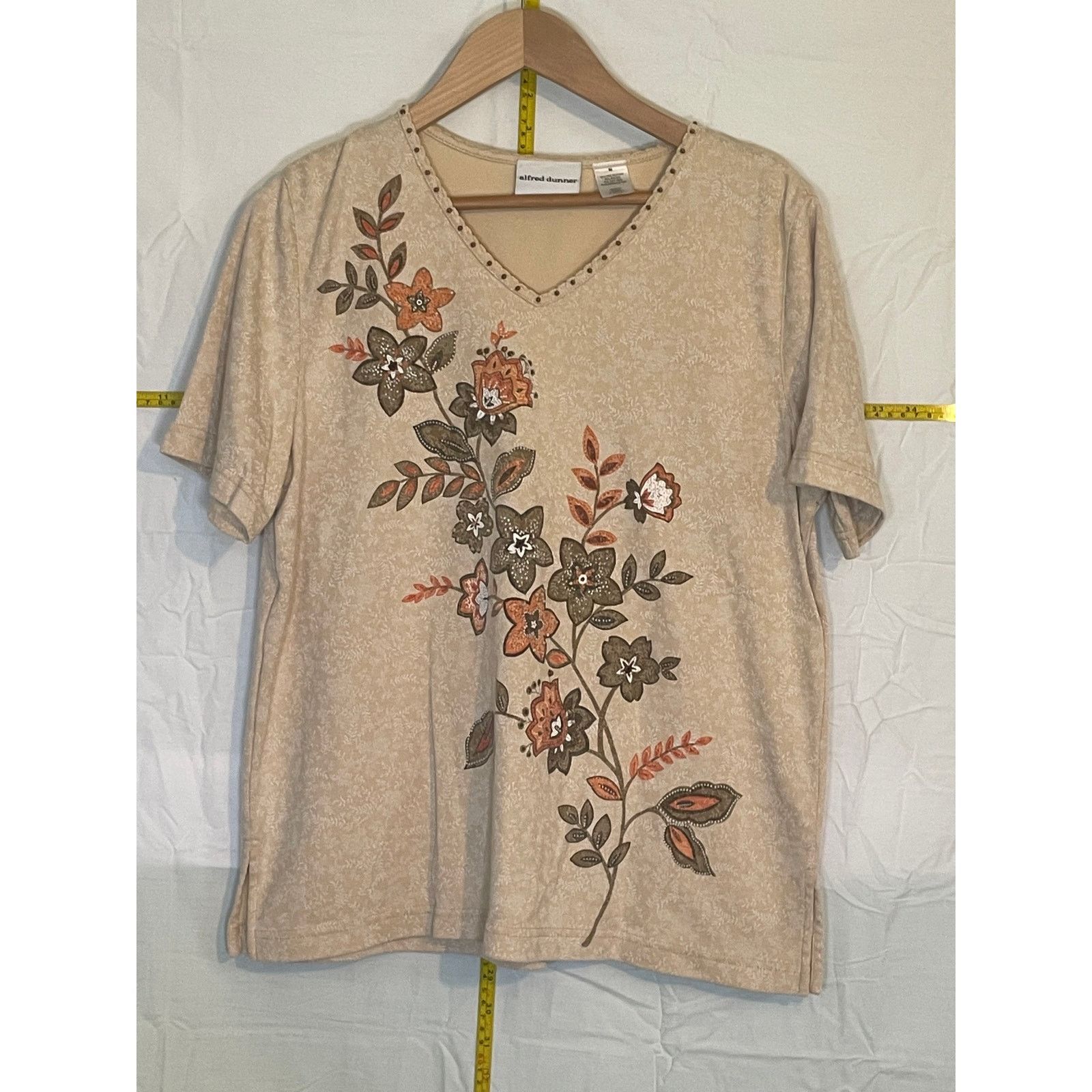Other Alfred Dunner Short Sleeve Sweater Floral Design with Beads Size M / US 6-8 / IT 42-44 - 1 Thumbnail