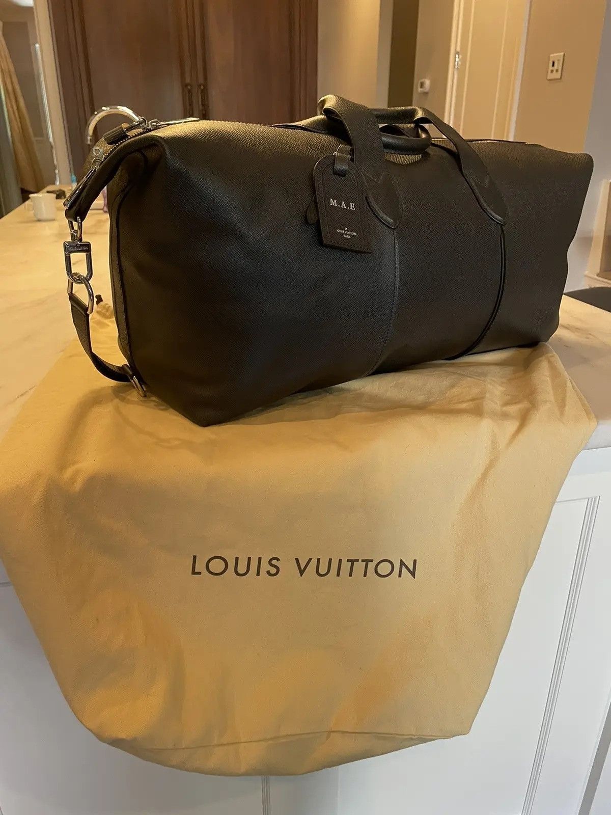 Louis Vuitton Louis Vuitton Taurillon Astralis 50 Black Keepall Size ONE SIZE - 1 Thumbnail