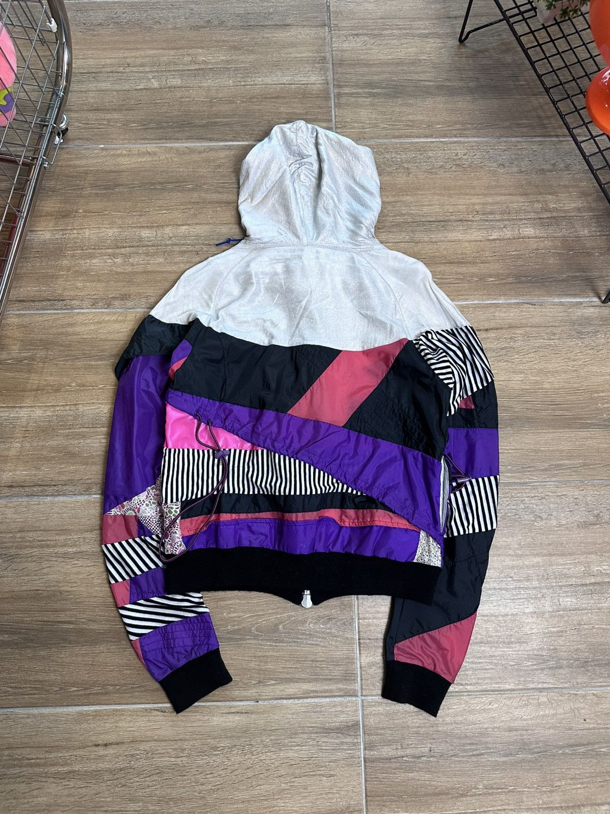 Nike × Vinti Andrews Nike X Vinti Andrews Reconstruct Multicolor Crop Windbreaker Size US M / EU 48-50 / 2 - 12 Thumbnail