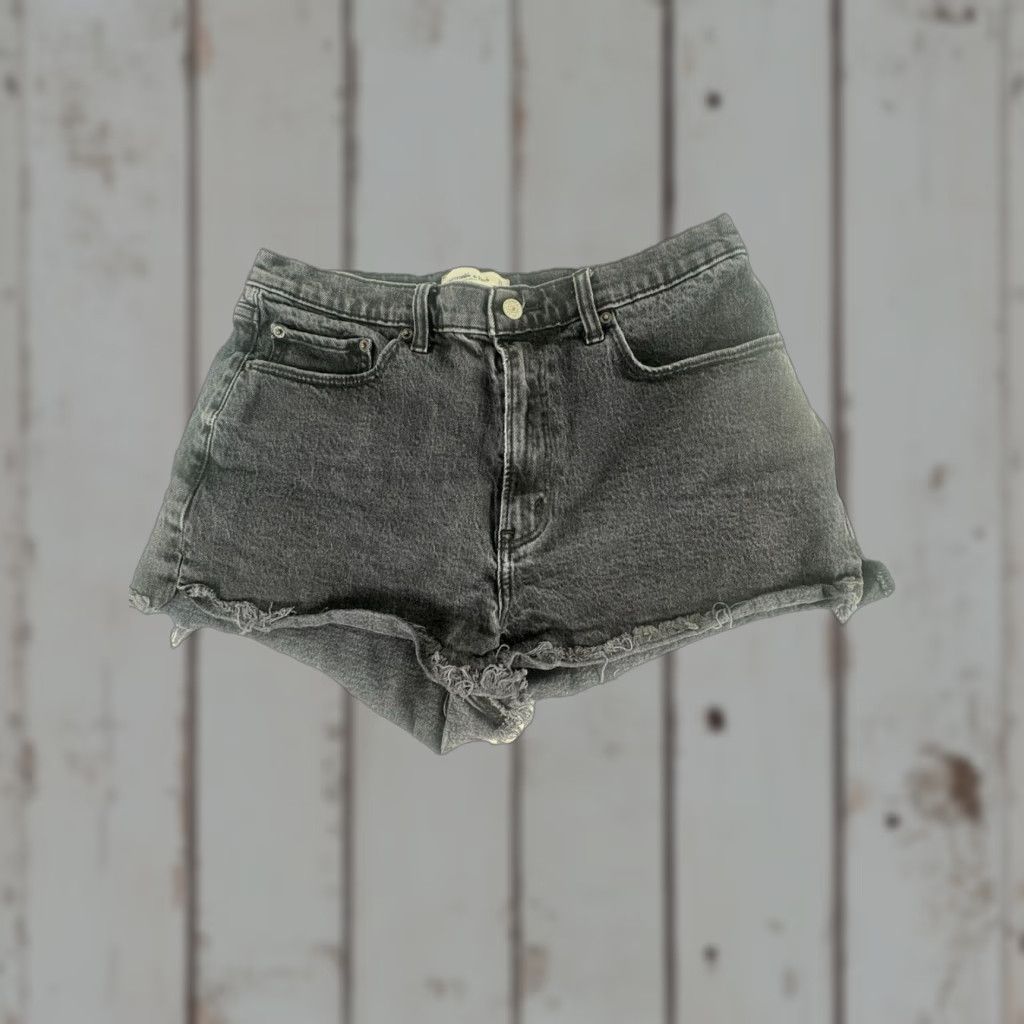 Abercrombie & Fitch Abercrombie & Fitch The Mom Shorts - Denim High Rise - Size 31/12 Black - Women’s 5-Pocket Button Zip Inseam 3in 90s Rockabilly Casual Size 34" / US 12 / IT 48 - 1 Thumbnail