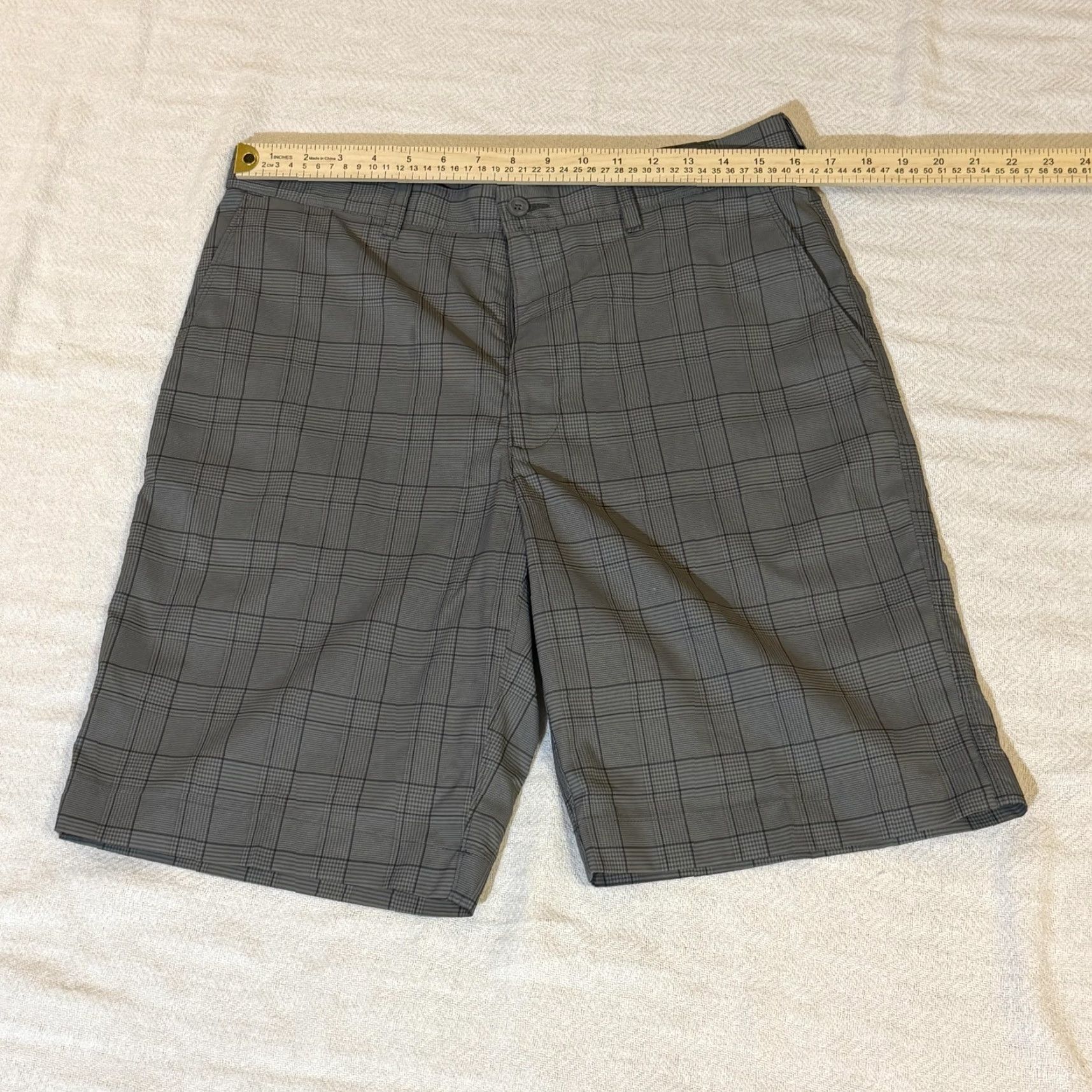 PGA Tour PGA TOUR Golf Shorts Mens 32 Gray Plaid Stretch Performance Flat Front Casual Shirt Size US 32 / EU 48 - 5 Thumbnail