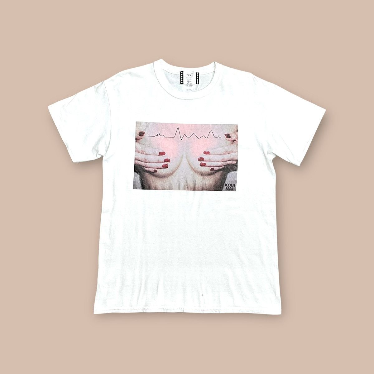 Japanese Brand KOBINAI "Breast" White Tee Size US M / EU 48-50 / 2 - 1 Thumbnail
