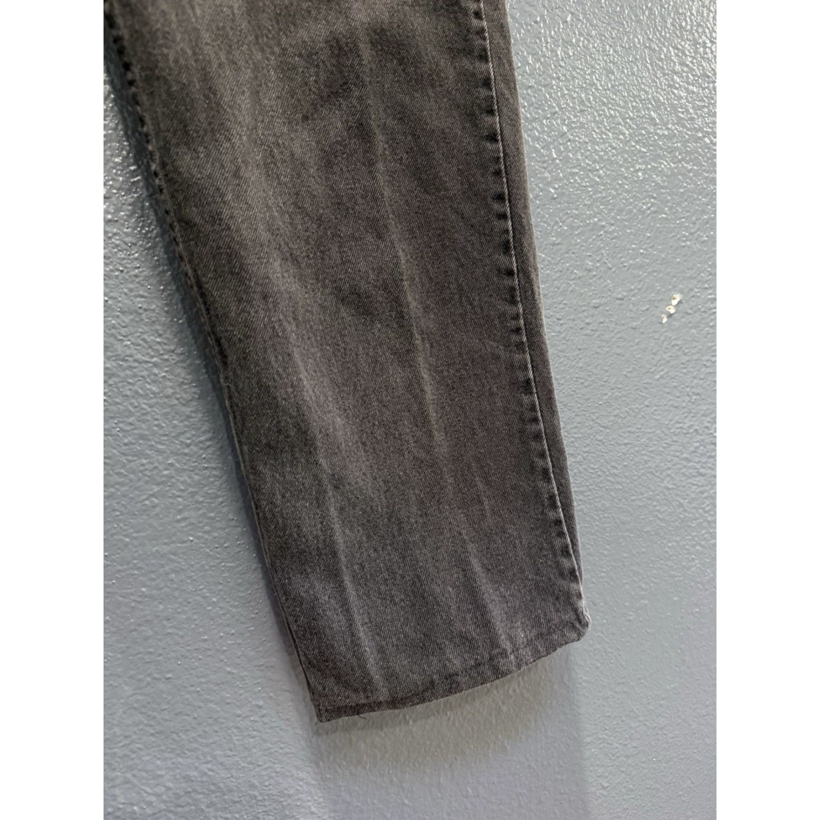 Levi's VINTAGE Levi’s 550 Jeans Men 28 Black 90s Straight Denim Inseam 26 Boys Girls? Size US 28 / EU 44 - 7 Thumbnail