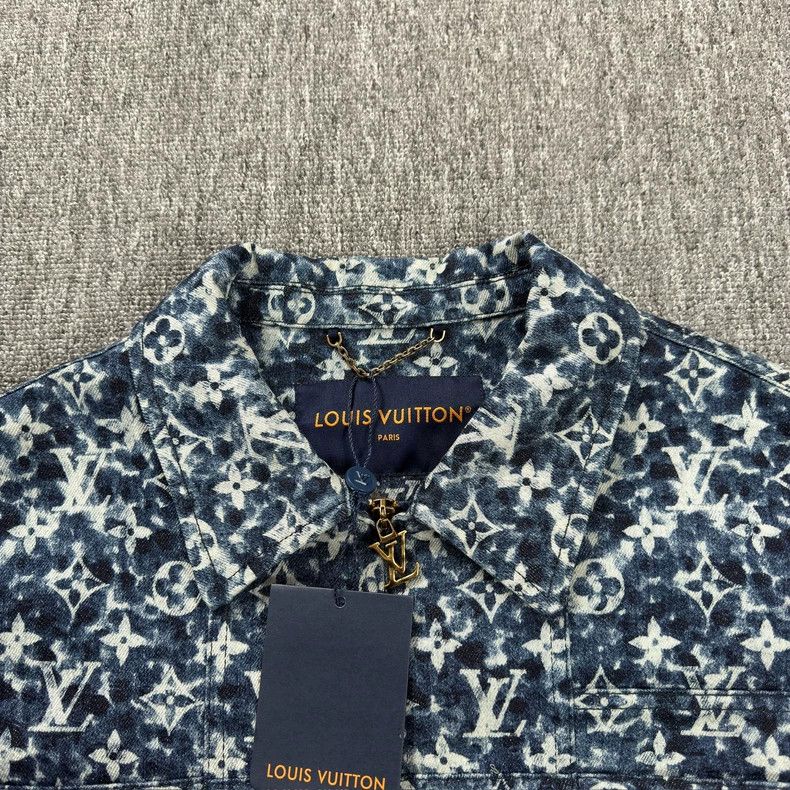 Louis Vuitton Louis Vuitton Tapestry full of logo jacket 2501-Nextarrow Size US L / EU 52-54 / 3 - 3 Thumbnail