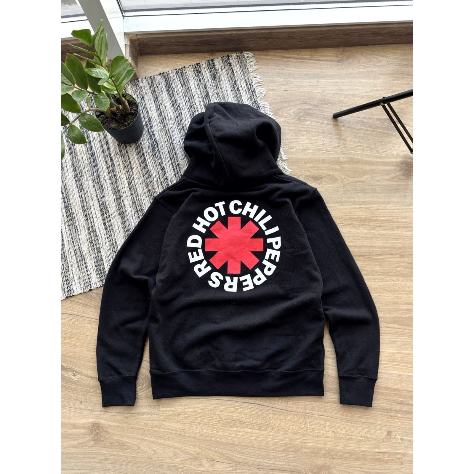 Fruit Of The Loom Licensed Red Hot Chili Peppers Band Hoodie Men M 90s Rock Black Pullover RHCP Shirt Merch Size US M / EU 48-50 / 2 - 3 Thumbnail
