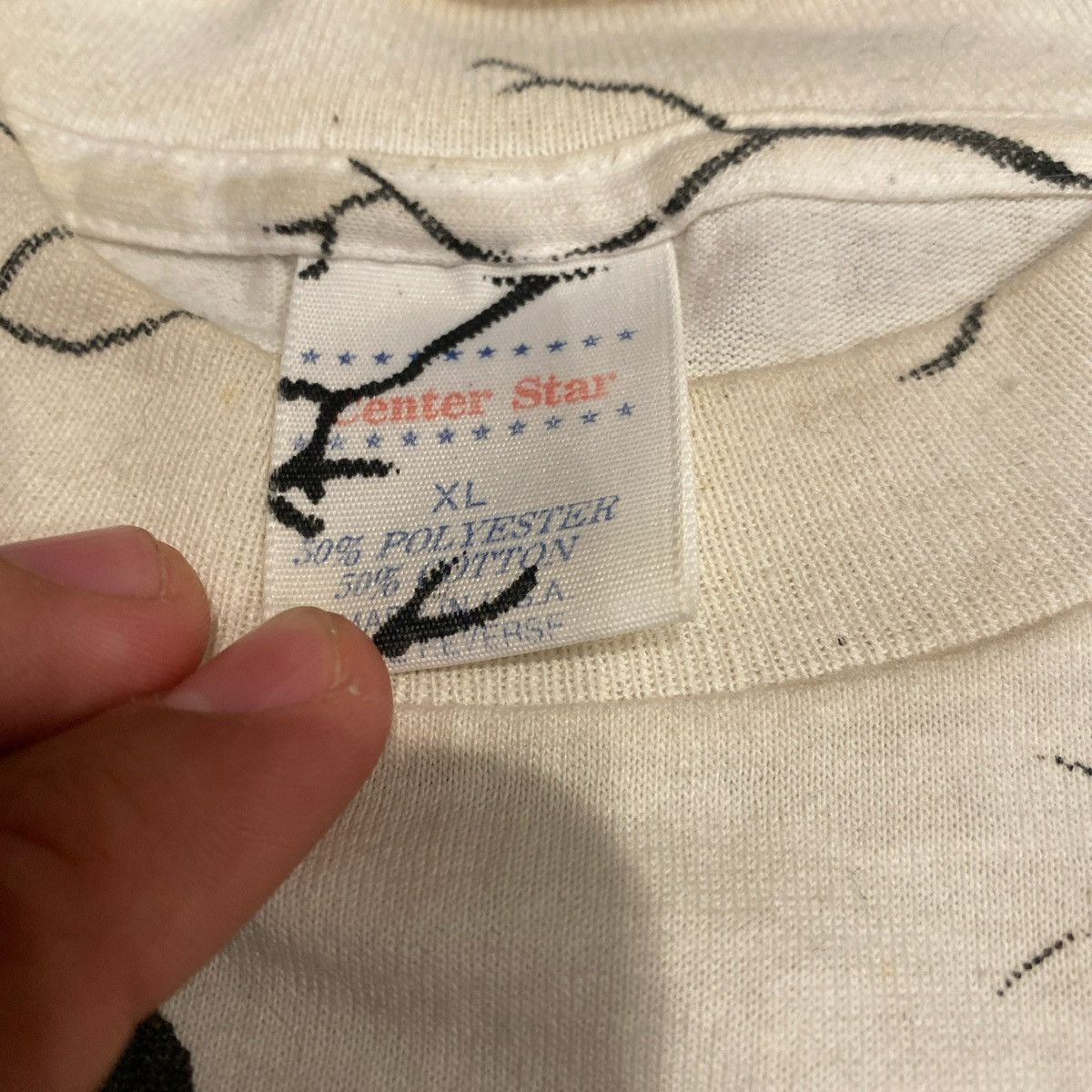 The Mountain Wolf Scenic All Over Print Vintage White T-Shirt Size XL Size US XL / EU 56 / 4 - 3 Thumbnail