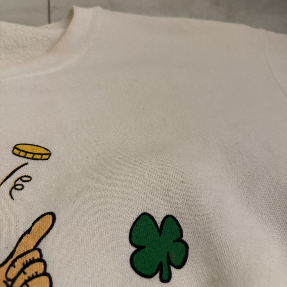 Other Vintage 90's White "Feel Lucky" Leprechaun Crewneck Size US L / EU 52-54 / 3 - 6 Thumbnail