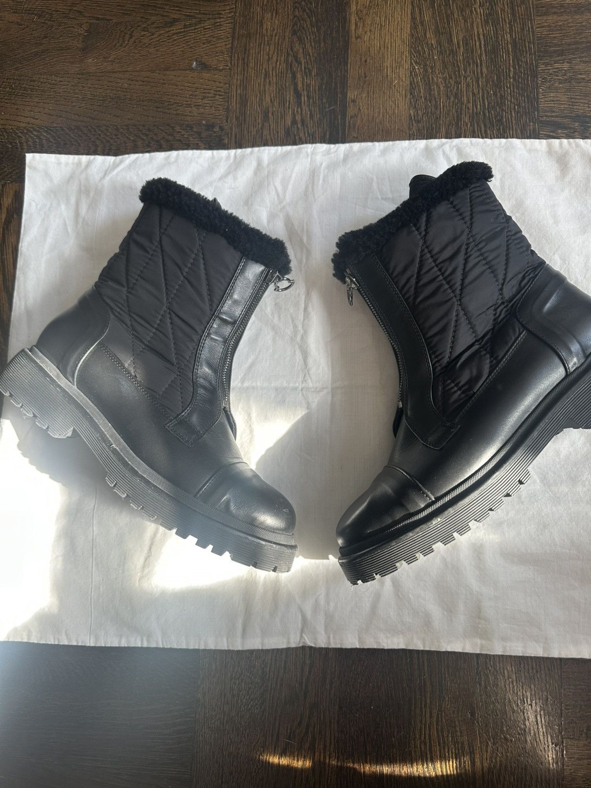 Moncler Moncler winter boots sz 39 Size US 9 / IT 39 - 1 Thumbnail