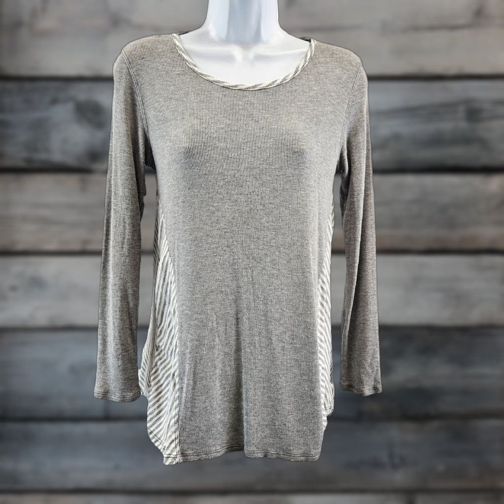 Soft Surroundings Soft Surroundings Womens Blouse Sz S Gray White Stripe Rayon Blend Shirt Womens Size S / US 4 / IT 40 - 1 Thumbnail