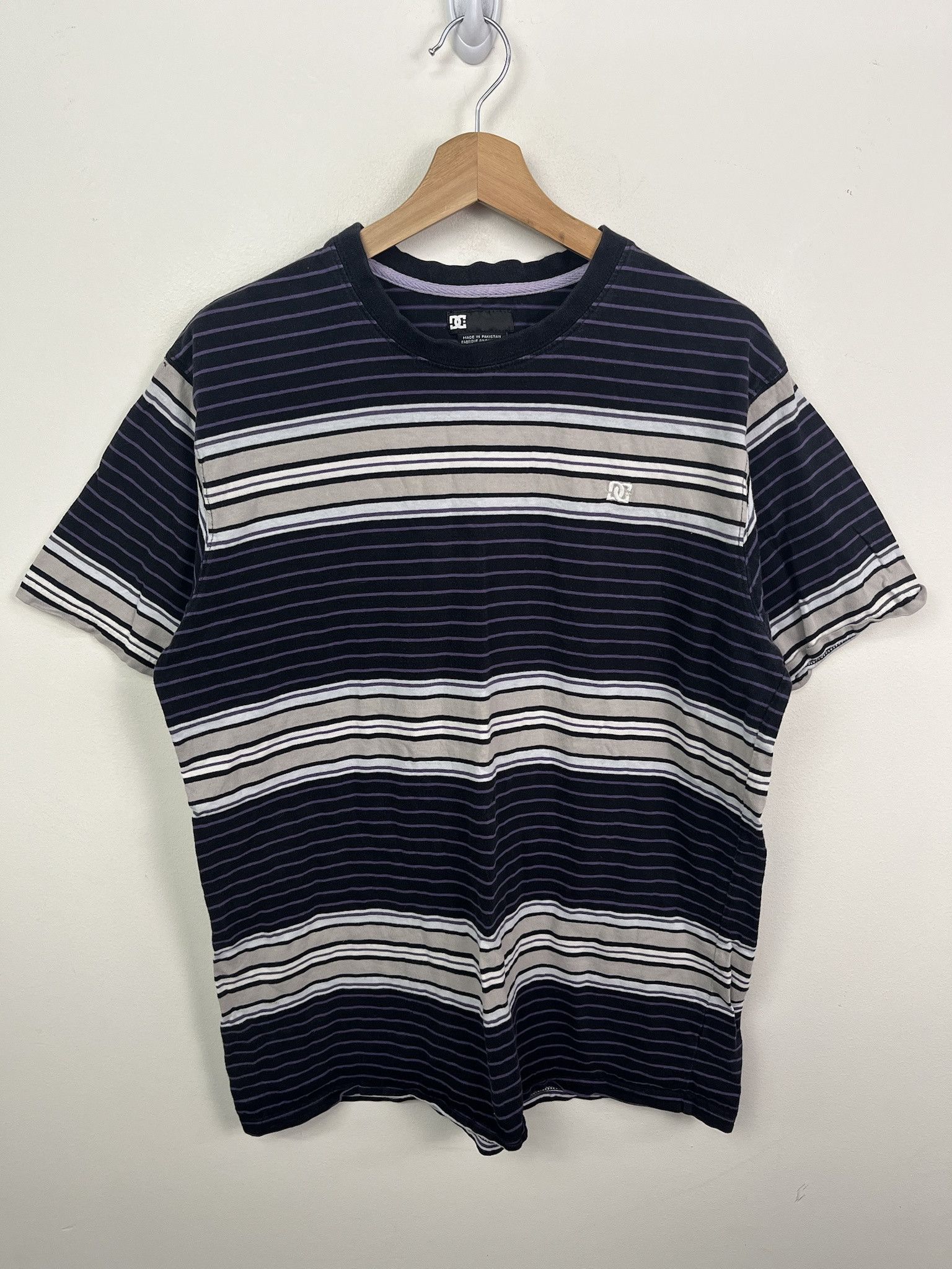 Vintage Y2K DC Skateboards Striped Tshirt Size L