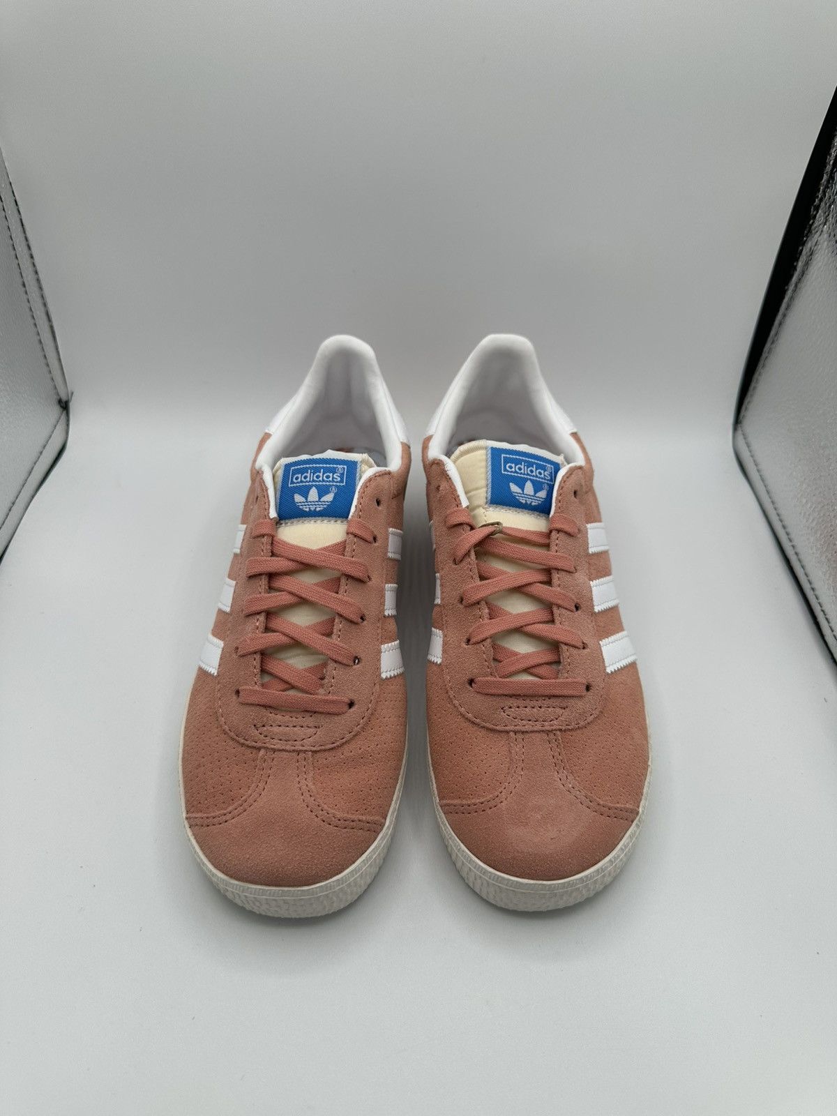 Adidas Adidas Gazelle J “Wonder Clay Cloud White” 5y Size US 6.5 / IT 36.5 - 2 Thumbnail