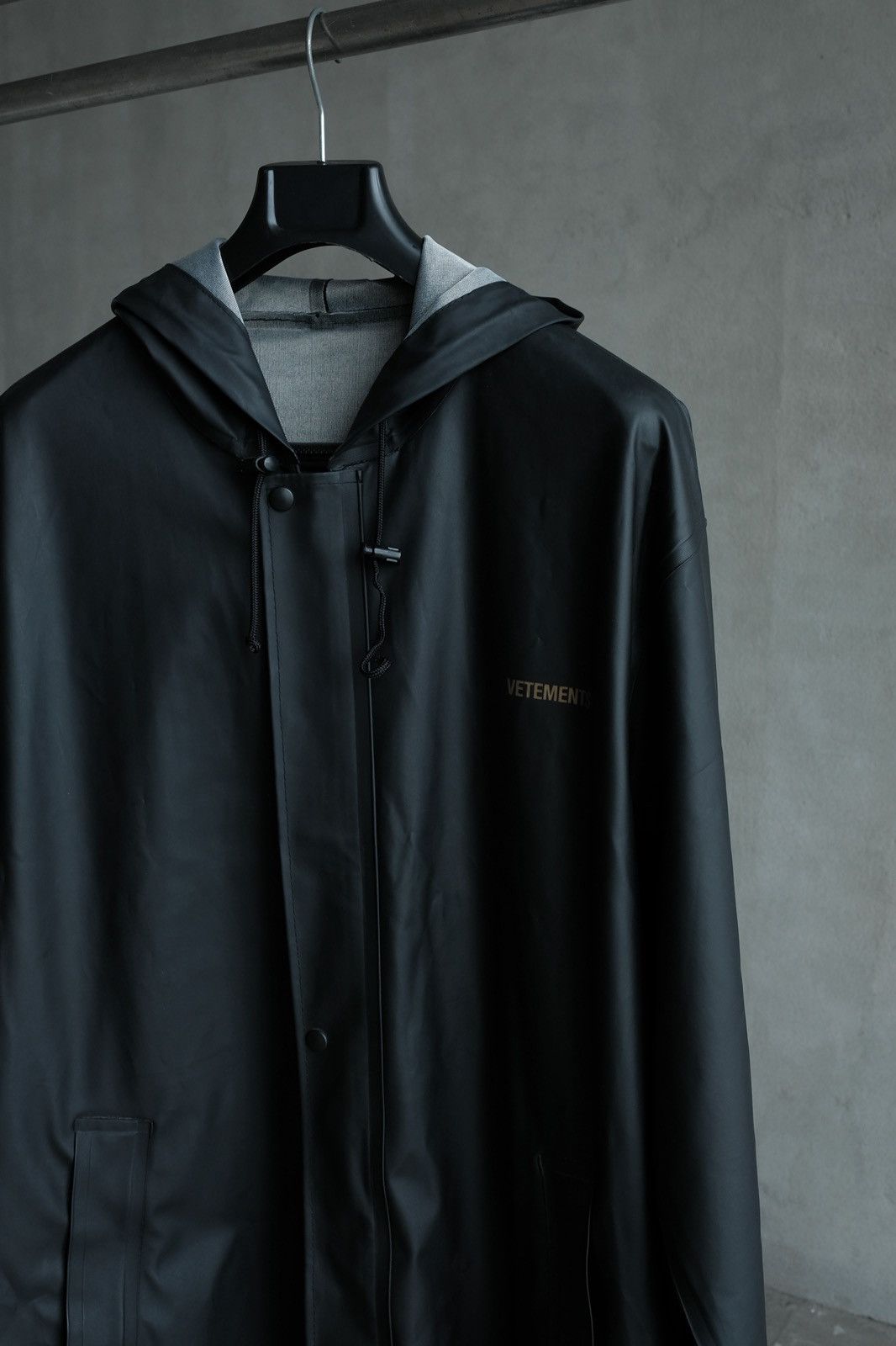 Vetements Vetements Rain Coat Size US XL / EU 56 / 4 - 3 Thumbnail