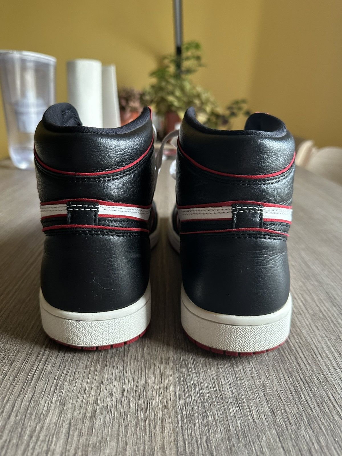 Jordan Brand Jordan 1 High Bloodline Size US 10.5 / EU 43-44 - 3 Thumbnail