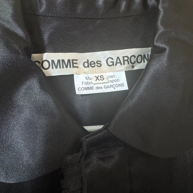 Comme des Garcons Comme Des Garcons Yuanbao collar black shirt 2506-Nextarrow Size XS / US 0-2 / IT 36-38 - 1 Thumbnail