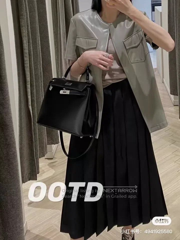 Comme des Garcons Comme Des Garcons Versatile pleated skirt Size S / US 4 / IT 40 - 2 Thumbnail
