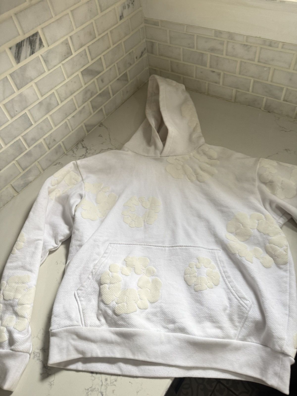 DENIM TEARS White Denim Tears Cotton Wreath Hoodie Size US L / EU 52-54 / 3 - 1 Thumbnail